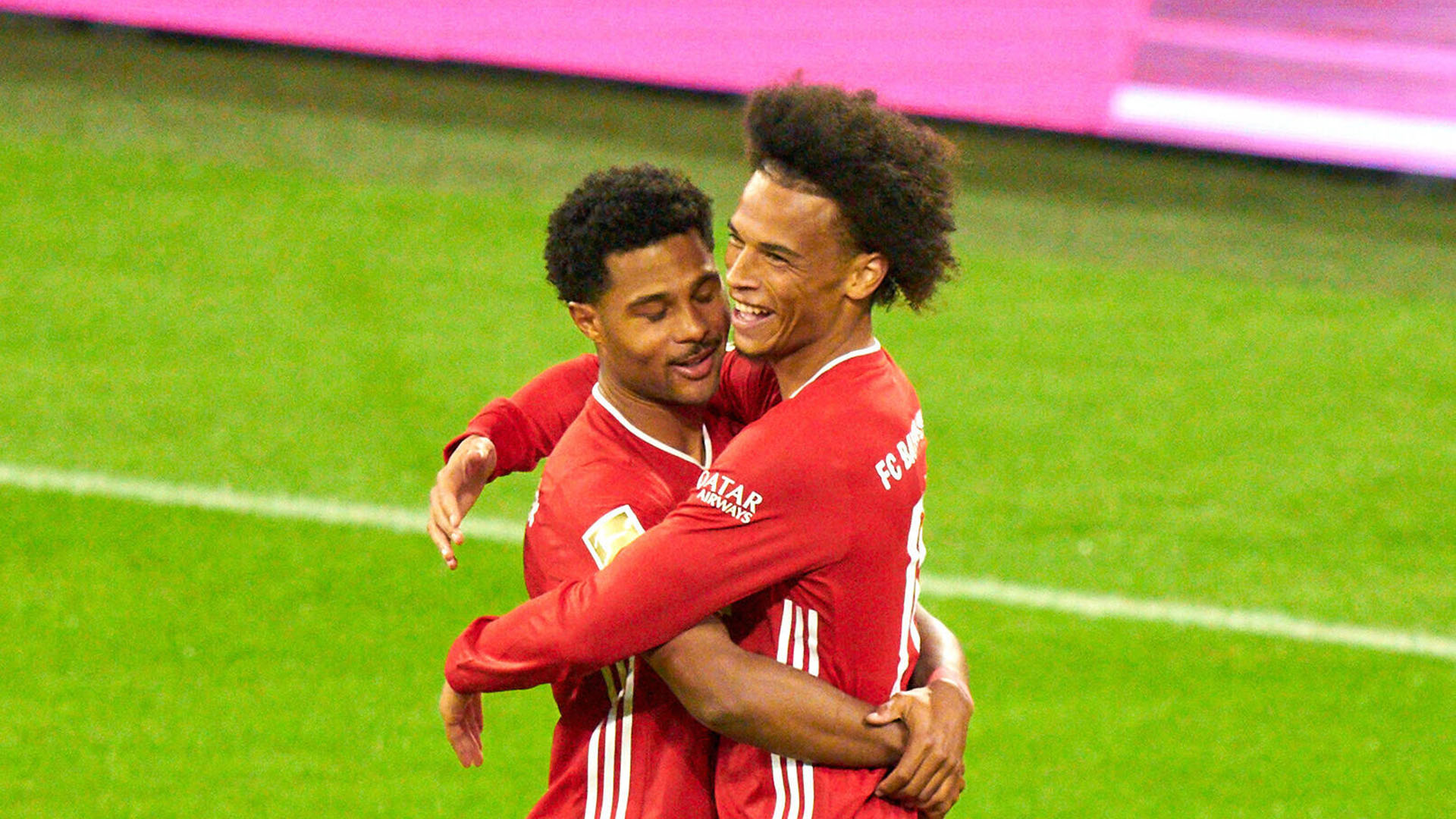 200918-gnabry_sane-fcbayern-schalke04-ima