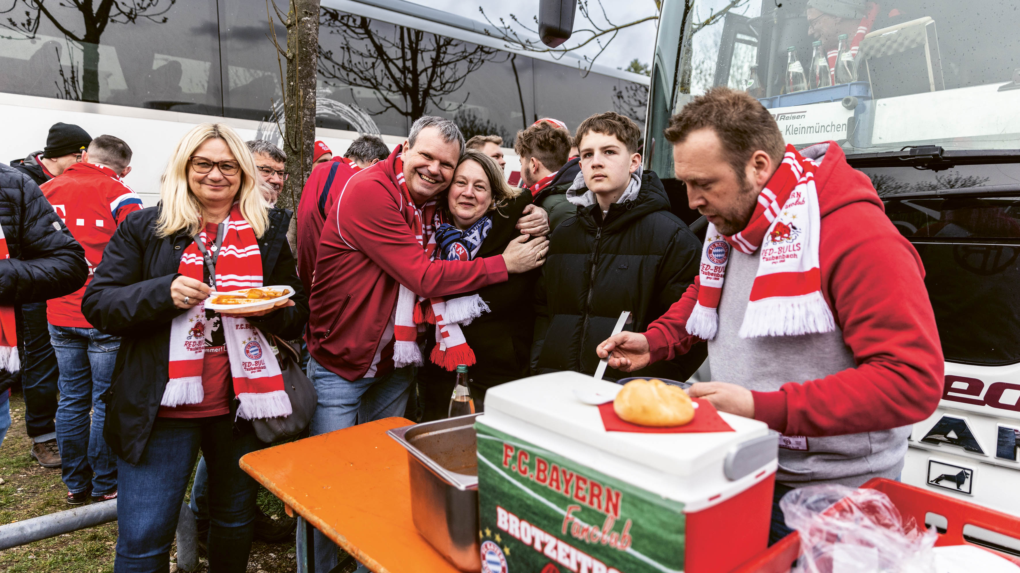 FC Bayern-Fanclub „Red Bulls Taubenbach“, Fußball, Basketball