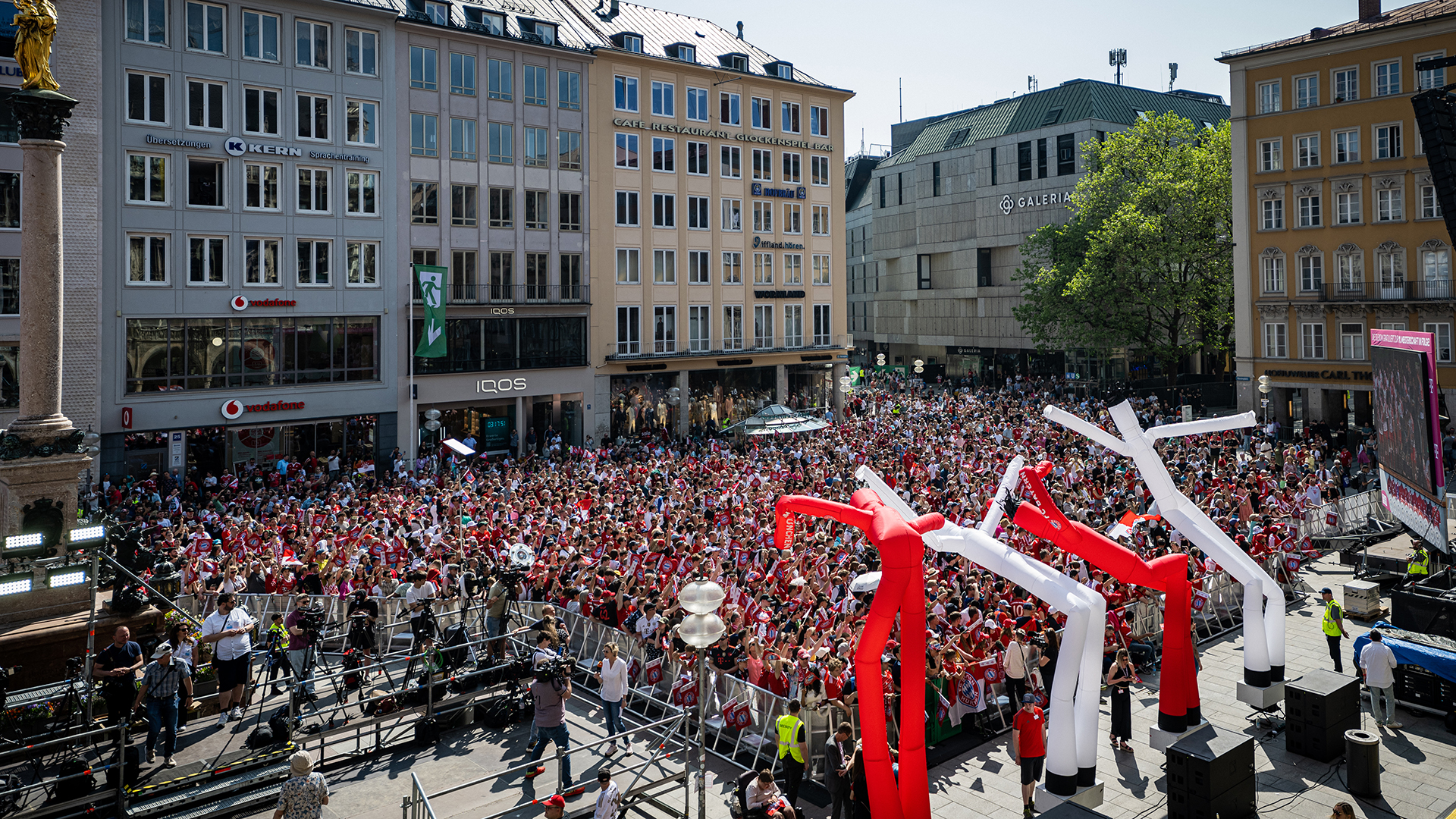 02-230528-meisterfeier-marienplatz-mel