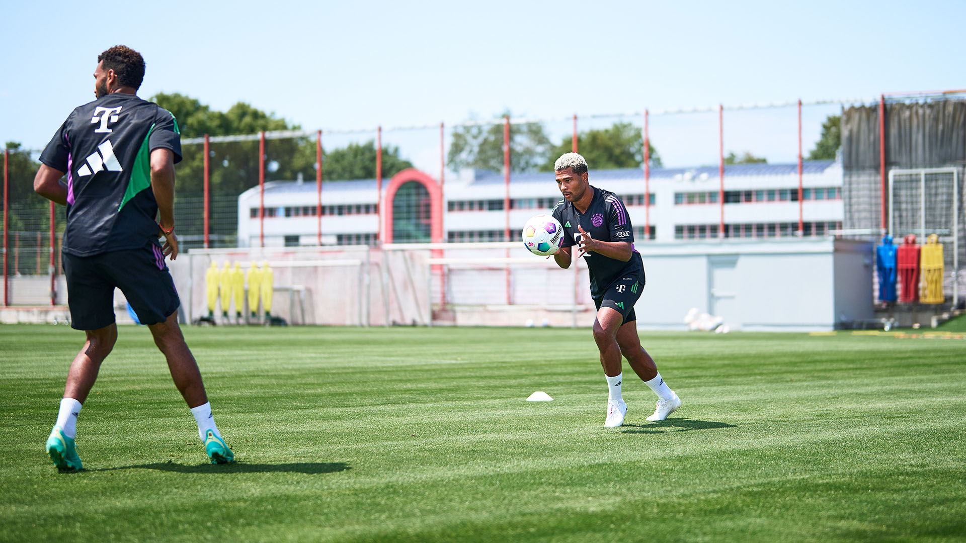 230710-gnabry-training-mel