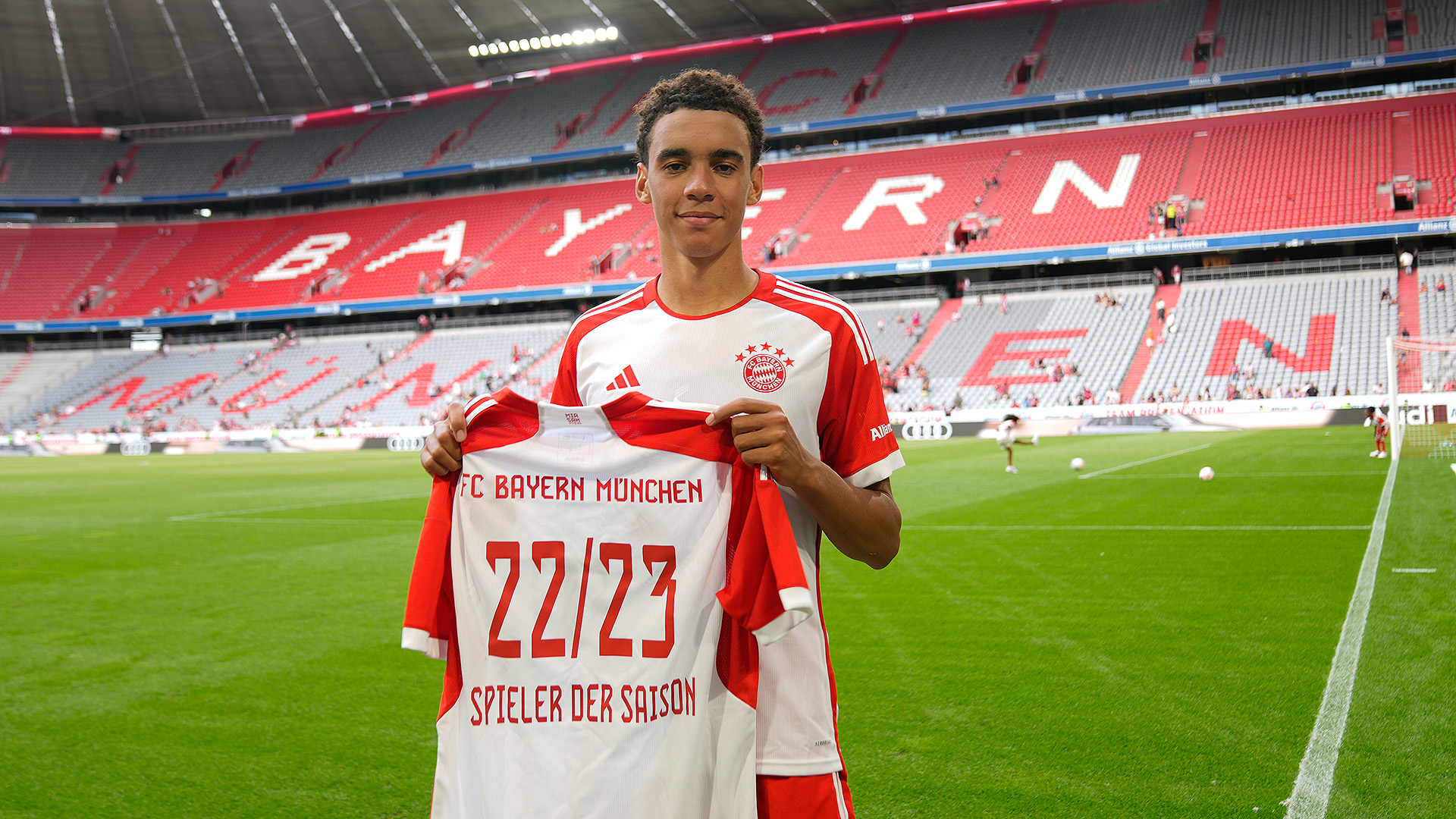 Jamal Musiala ist FC Bayern Spieler der Saison 2022/23