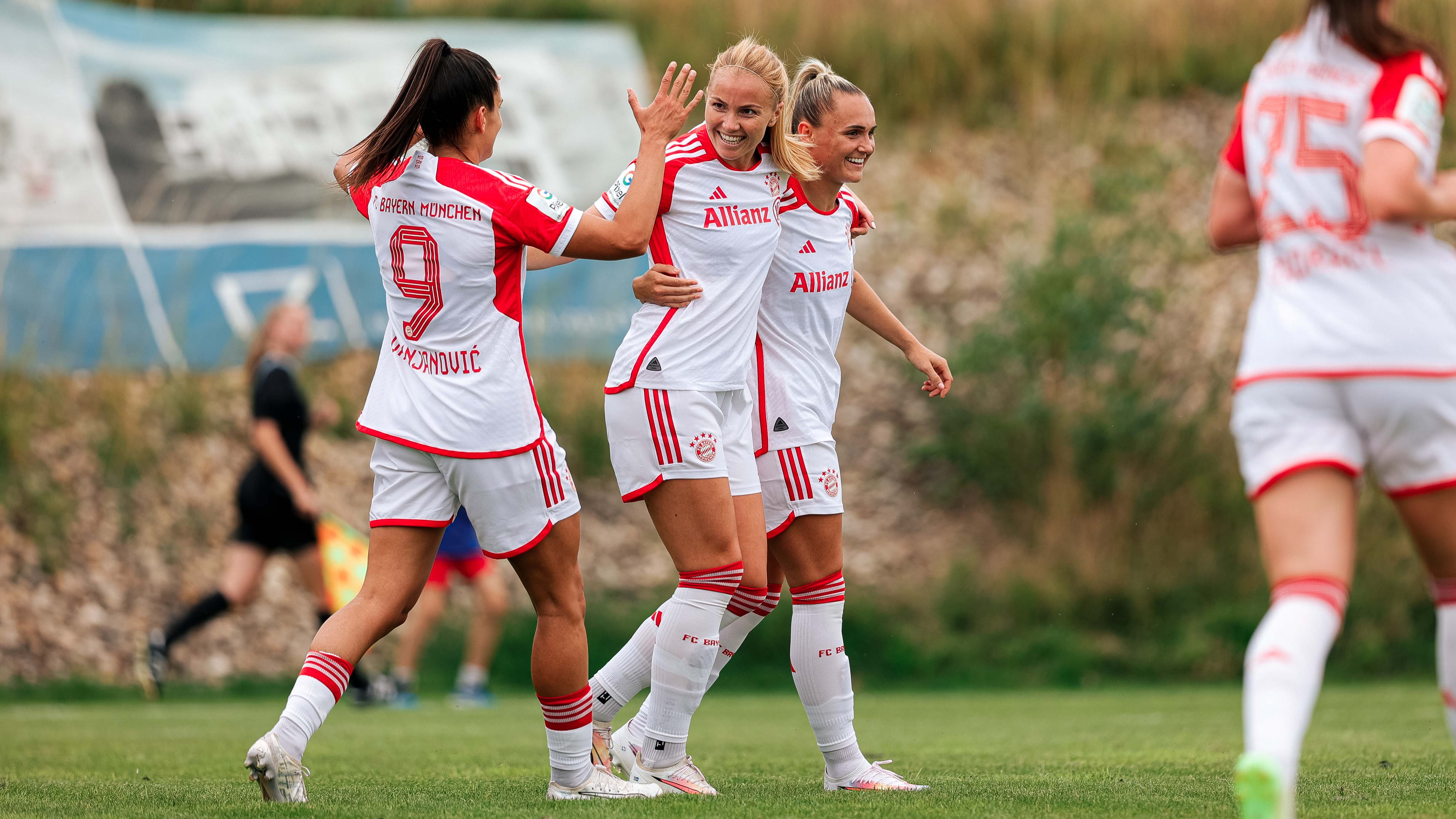 FC Bayern Women, celebration