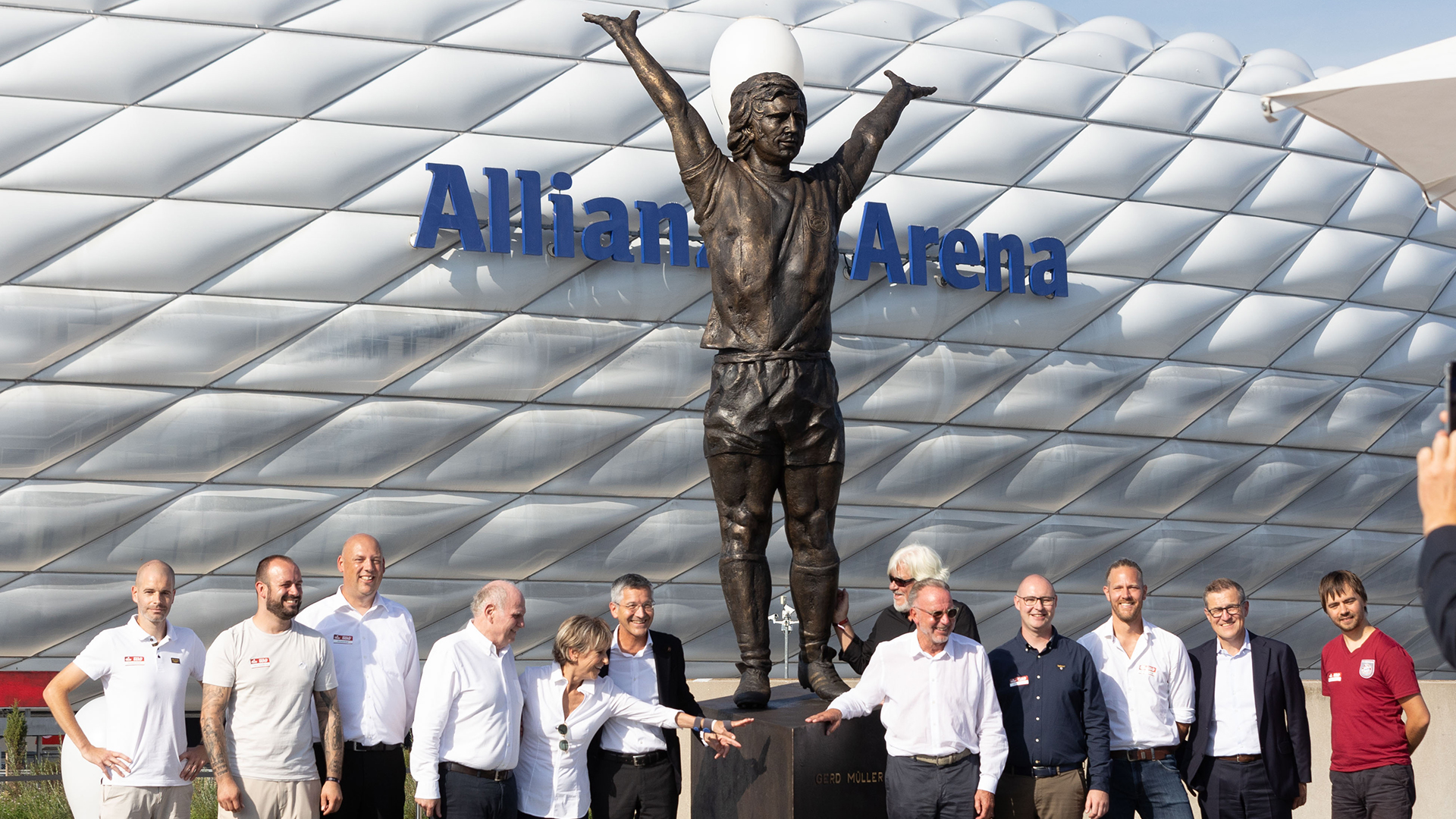 Gerd Müller, Statue, Denkmal, FC Bayern