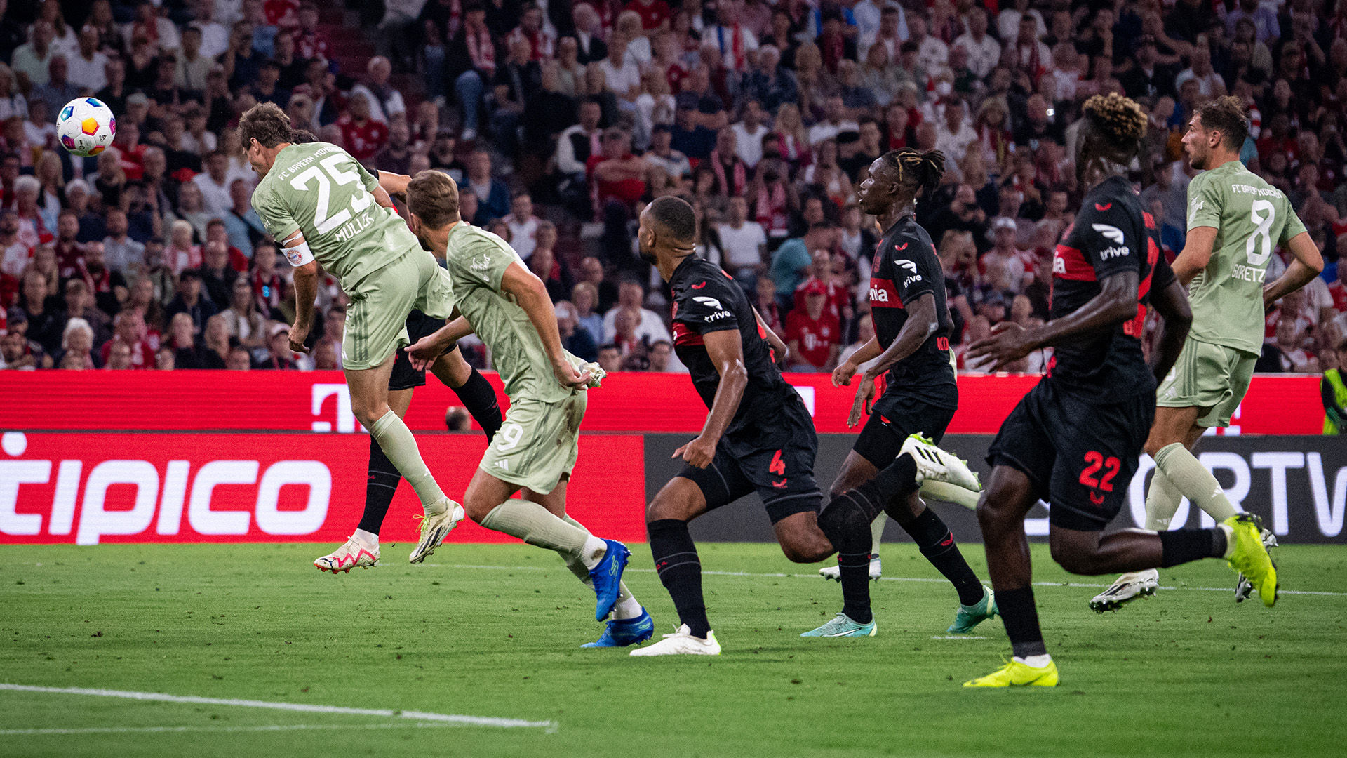 10-fcbayern-leverkusen-230915-mel