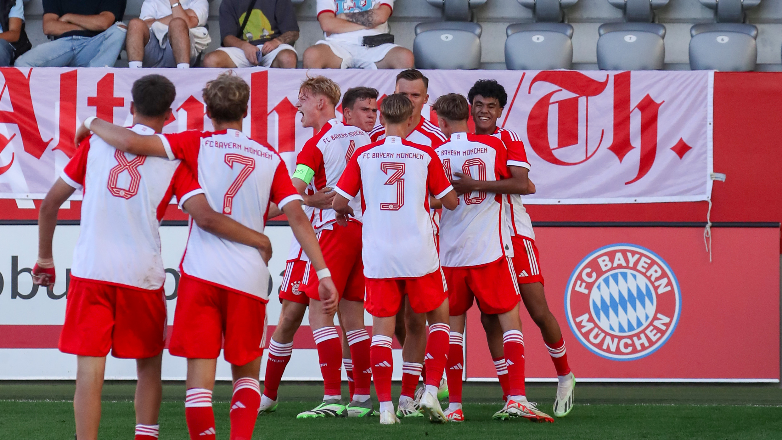 FC Bayern U19, Manchester United, UEFA Youth League