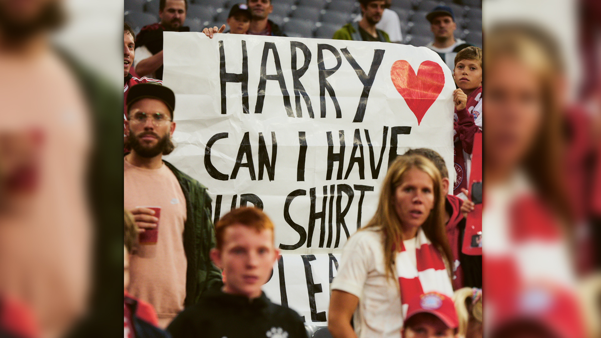 Fans Allianz Arena FC Bayern