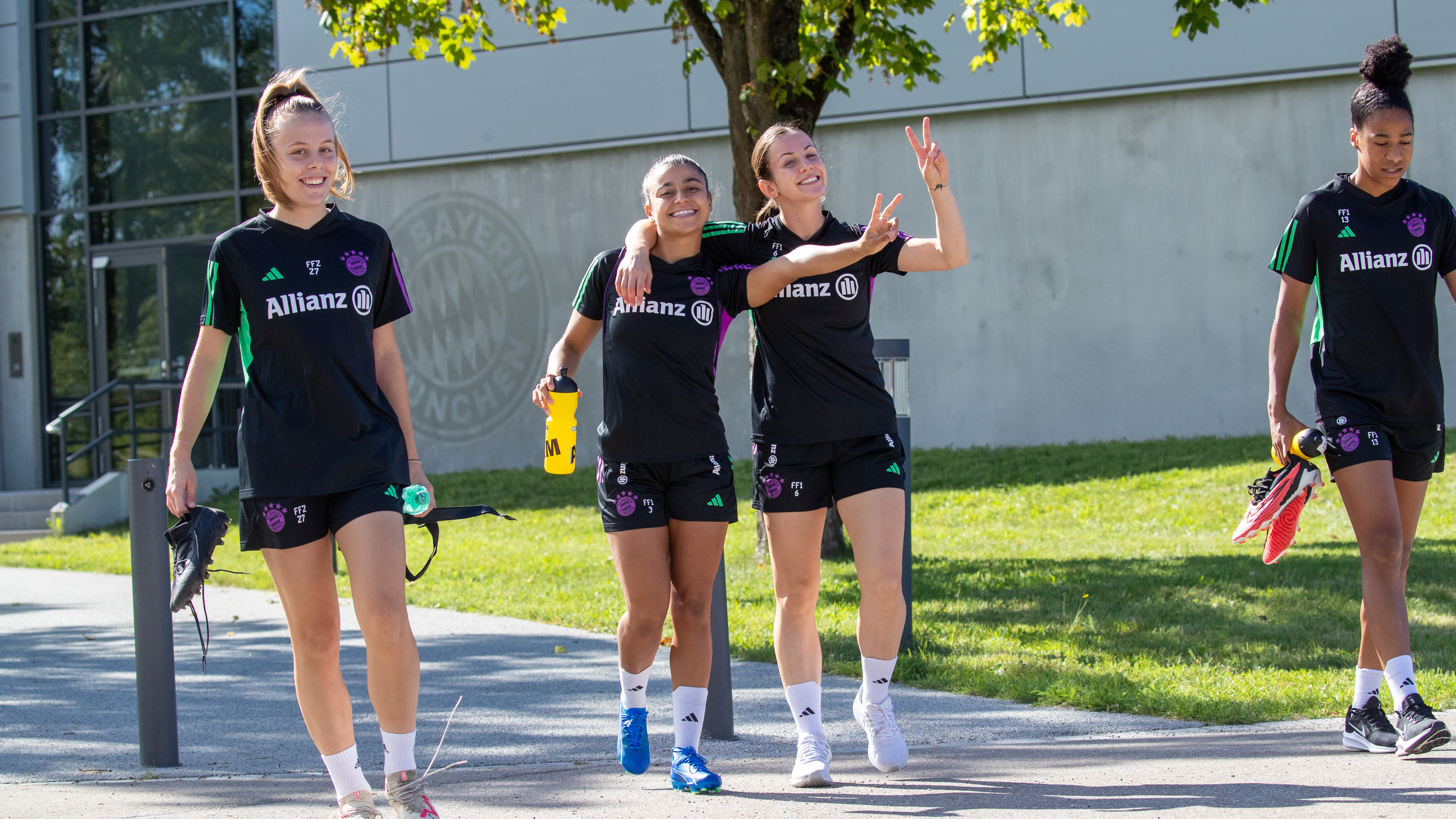 FC Bayern Frauen, Tuva Hansen, Ines Belloumou