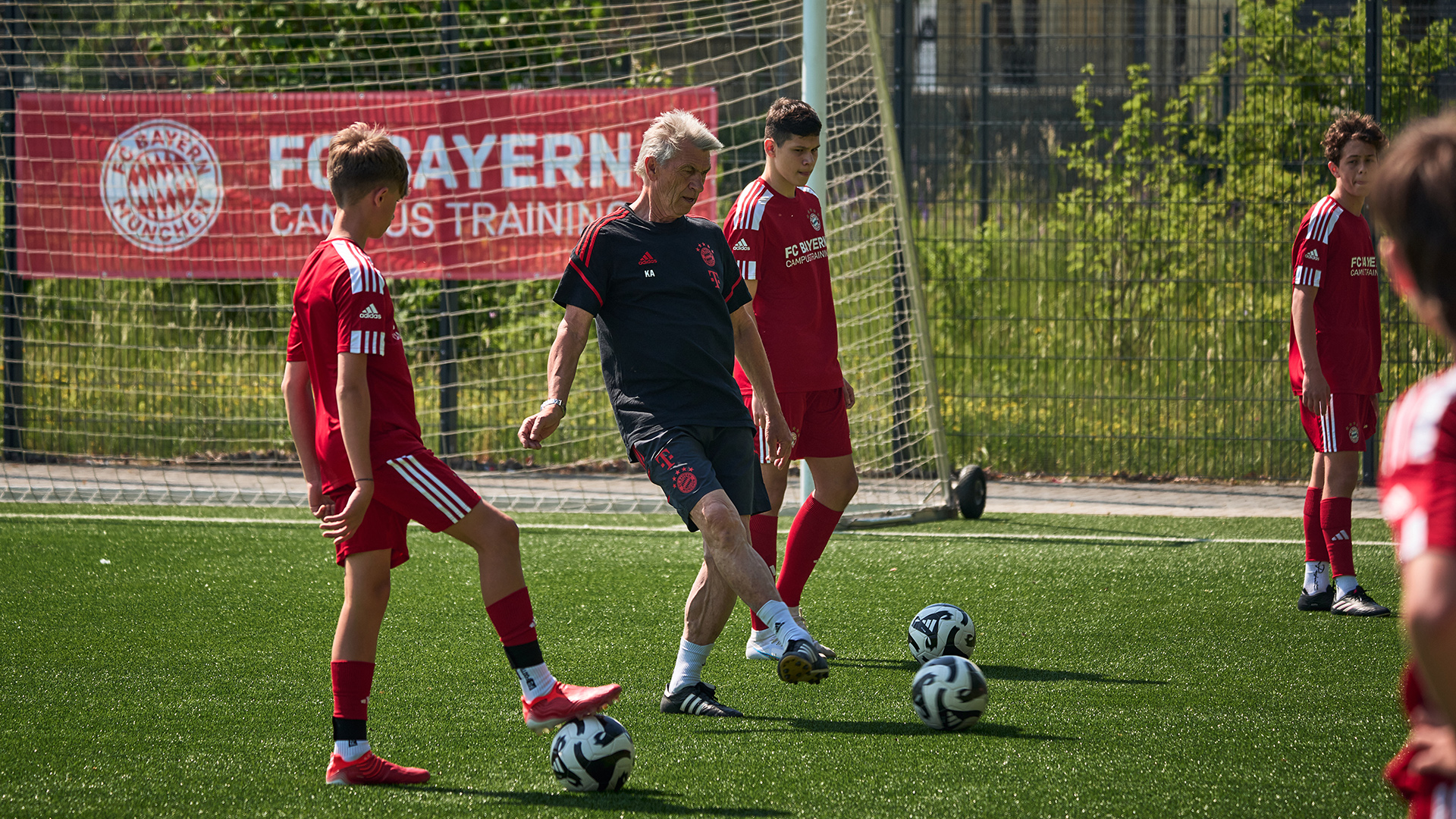 04-fcbayern-football-camps-230530-fcb