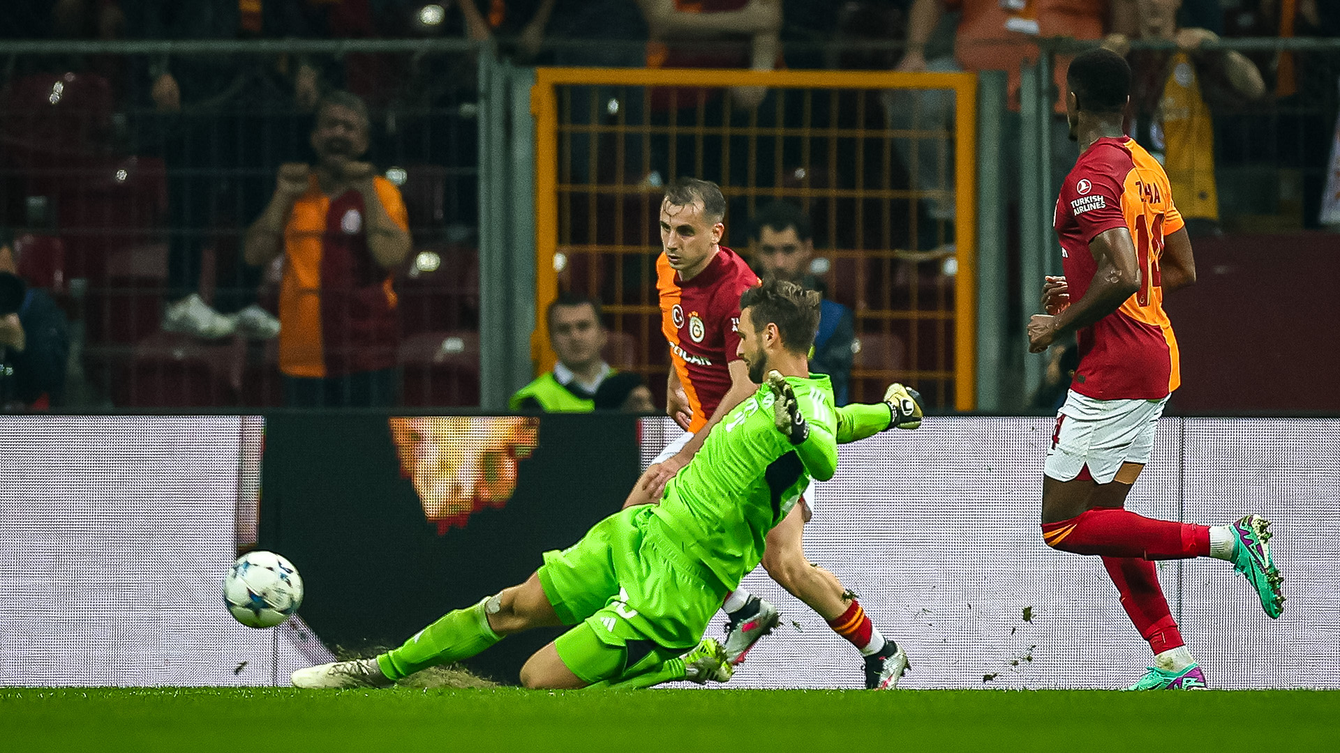 13-galatasaray-fcbayern-231024-ima