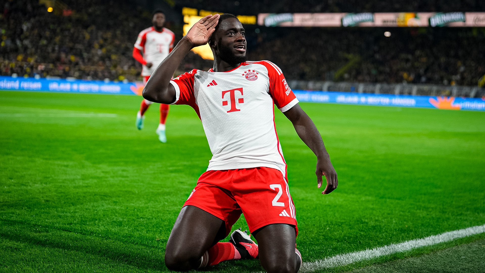 Jubel Dayot Upamecano FC Bayern