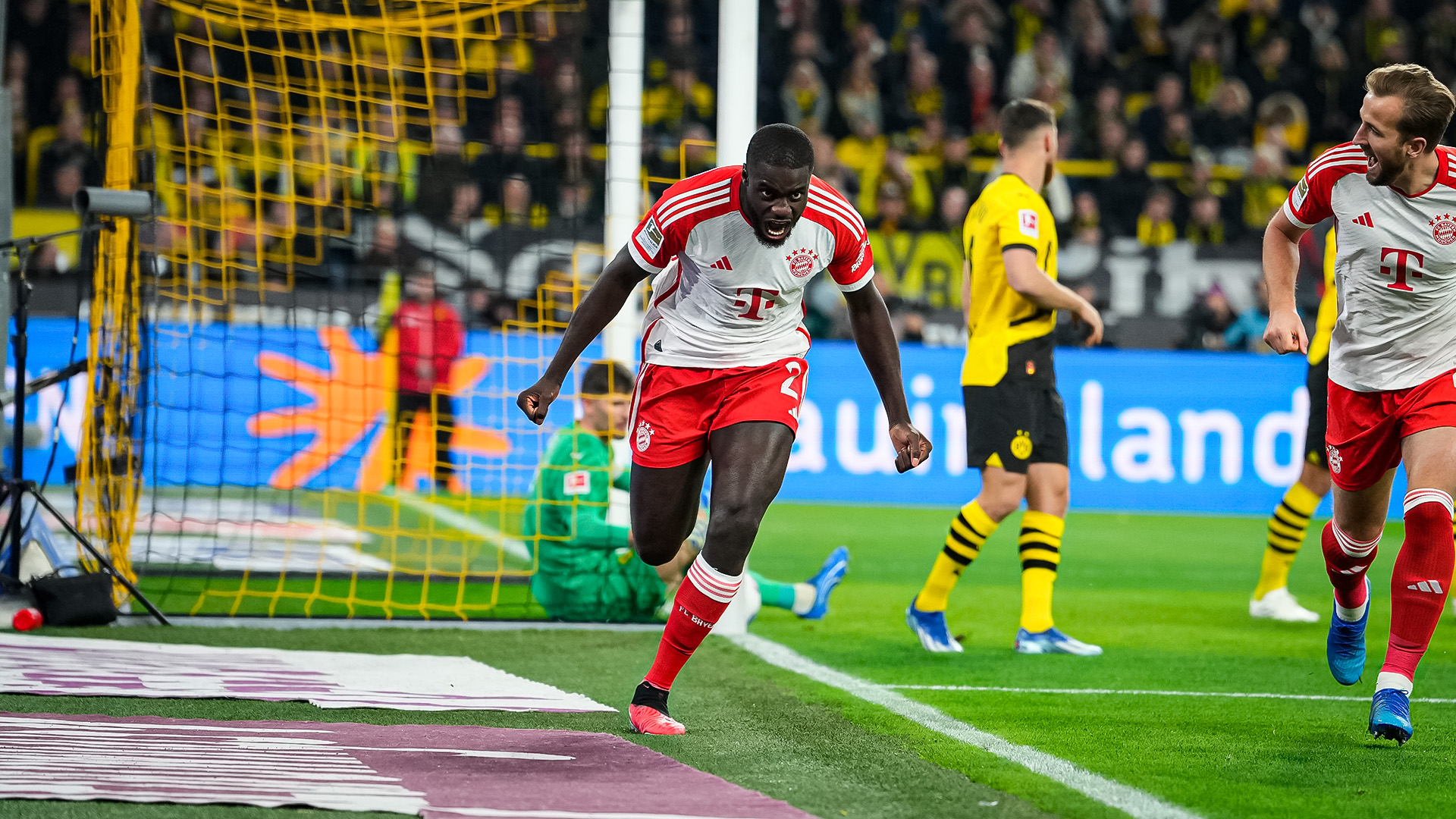 FC Bayern Jubel Upamecano Dortmund