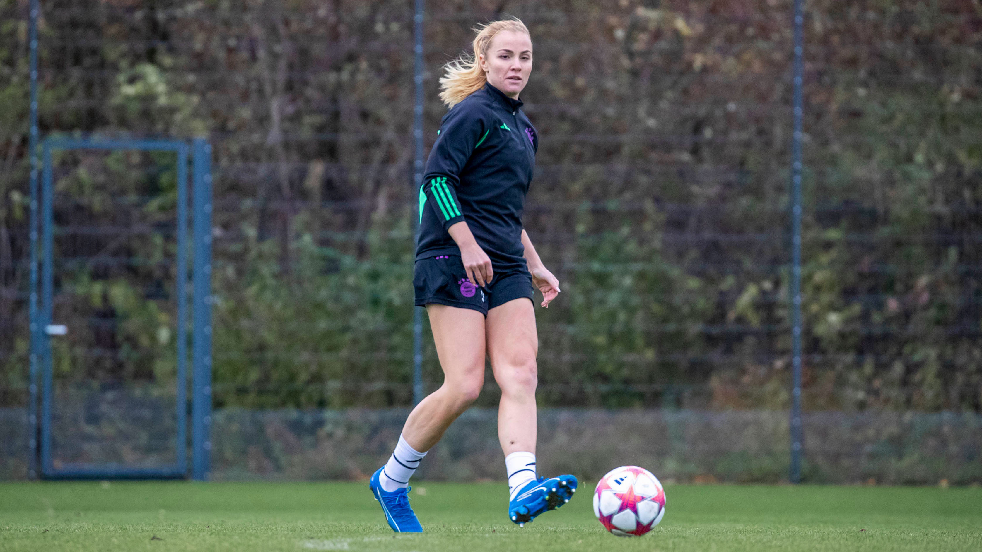 FC Bayern Frauen, AS Rom