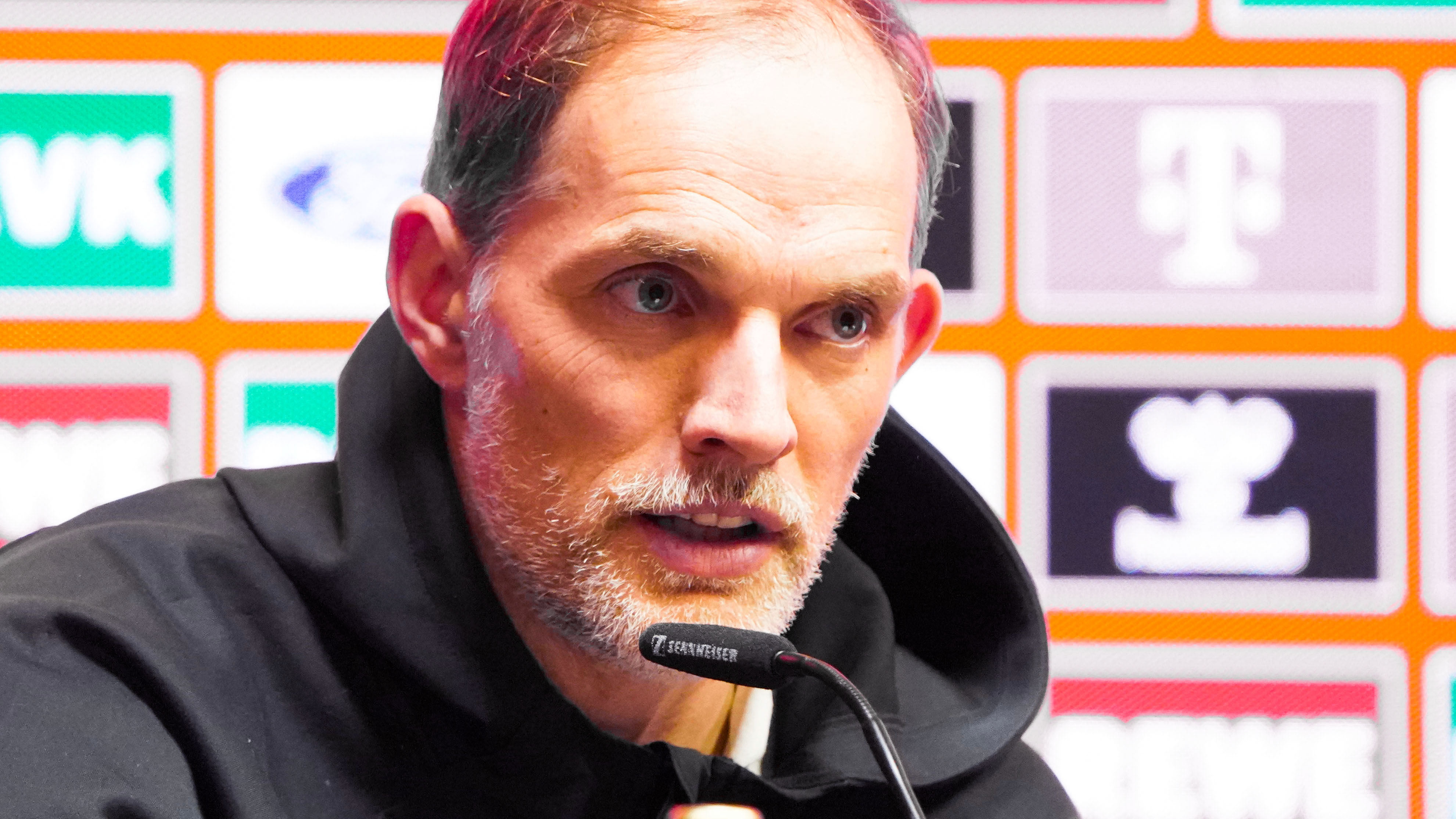 Thomas Tuchel auf der Pressekonferenz nach dem Bundesliga-Spiel des FC Bayern beim 1. FC Köln.