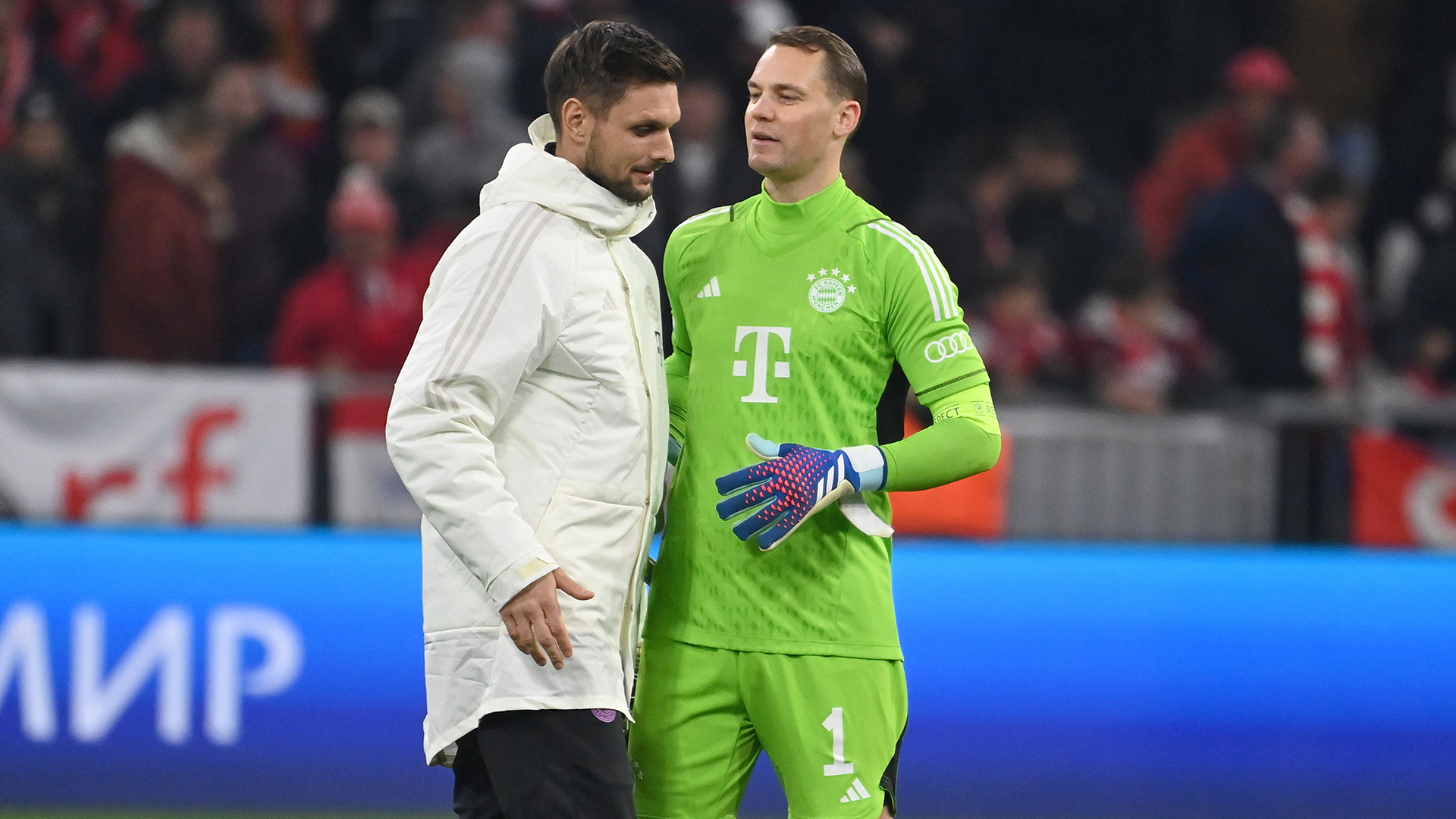 Los porteros del FC Bayern Manuel Neuer y Sven Ulreich