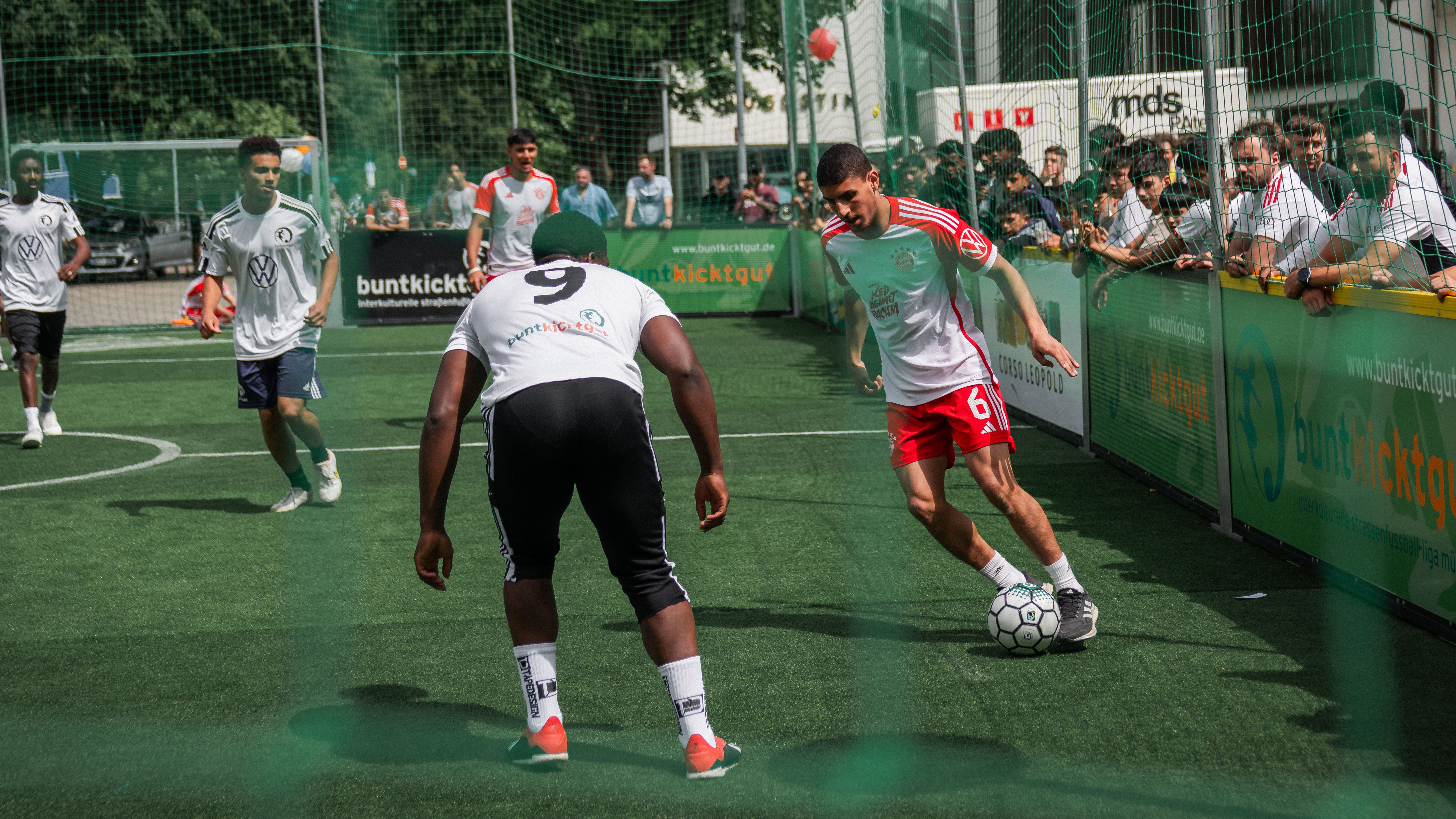 Spieler der FC Bayern World Squad bei einem Turnier in München