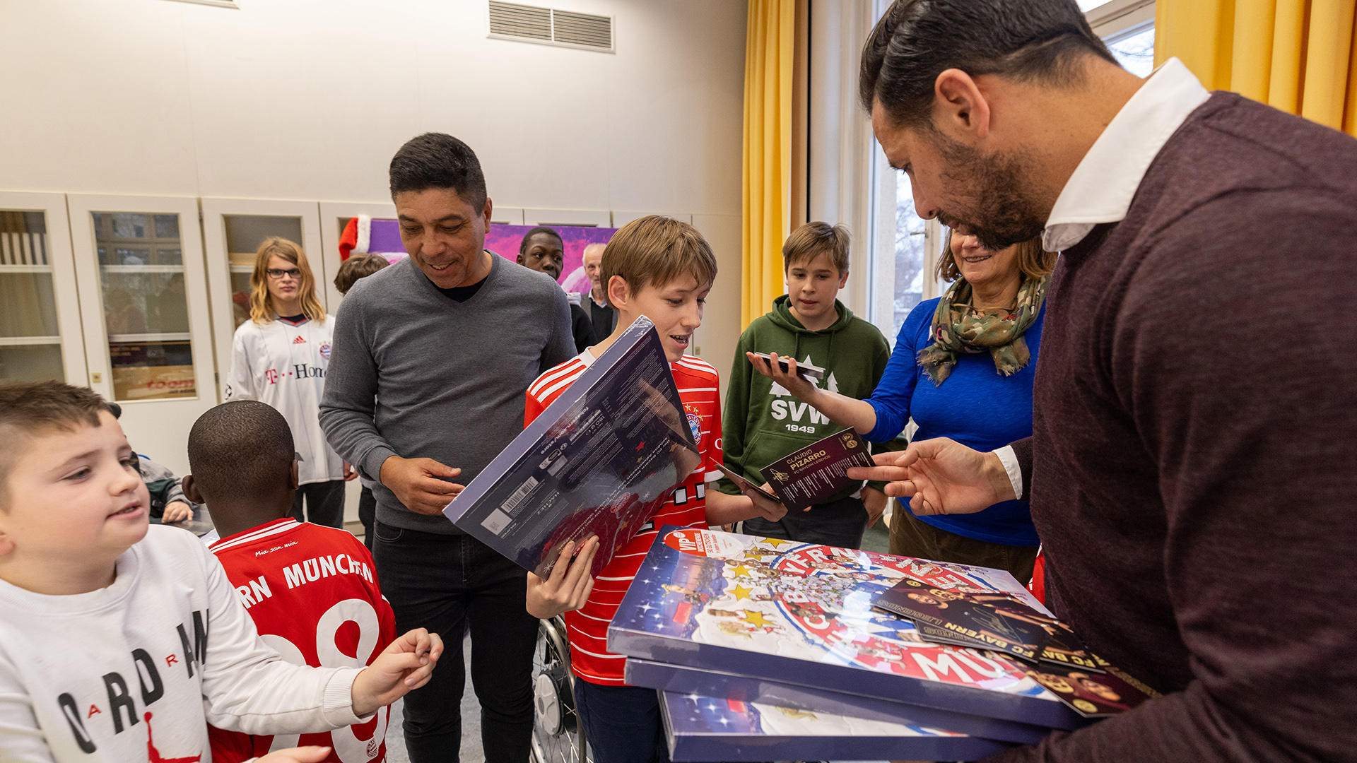 Claudio Pizarro, Giovane Élber Bayerische Landesschule für Körperbehinderte