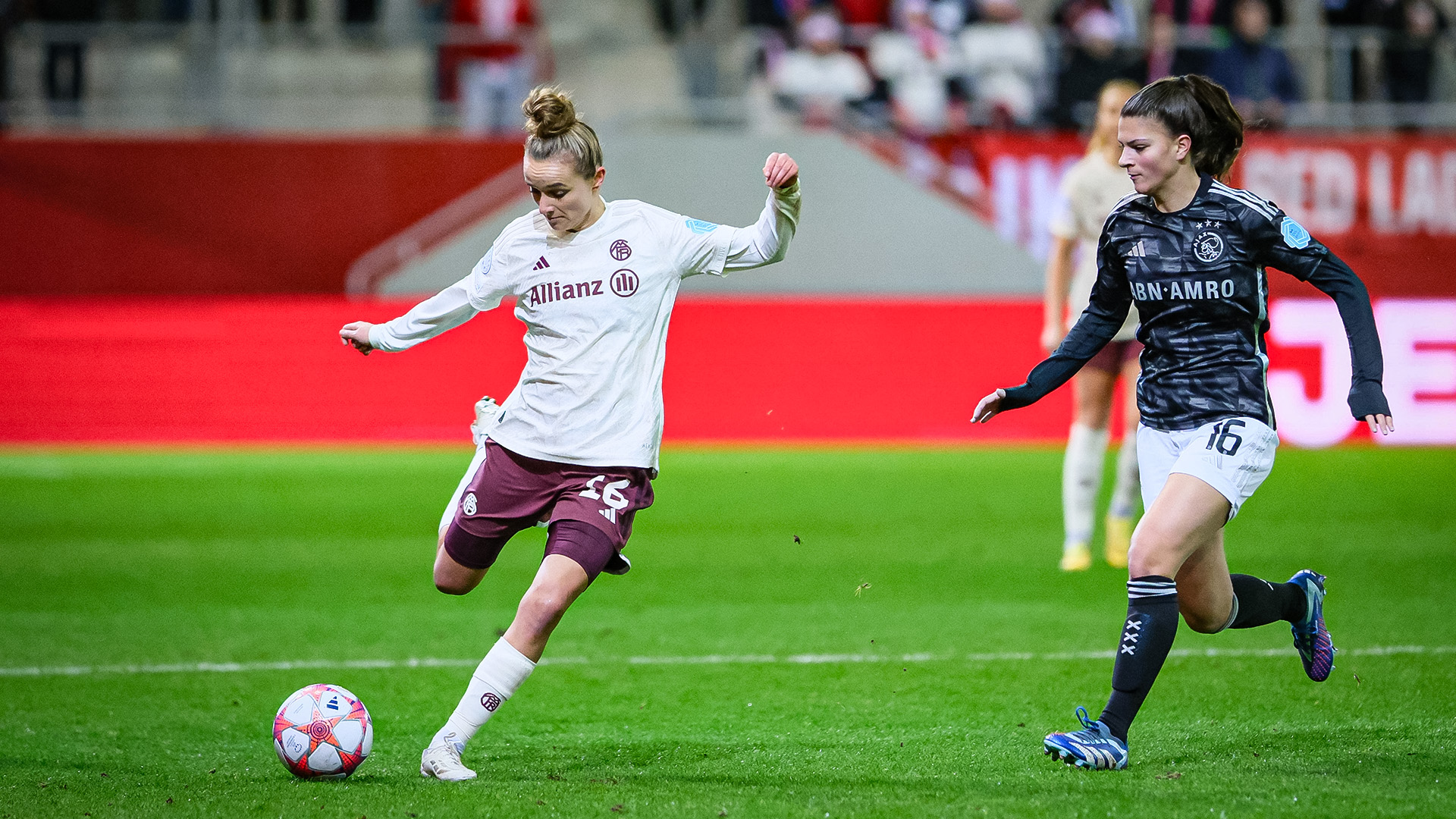 FC Bayern Frauen, Lina Magull, Zweikampf