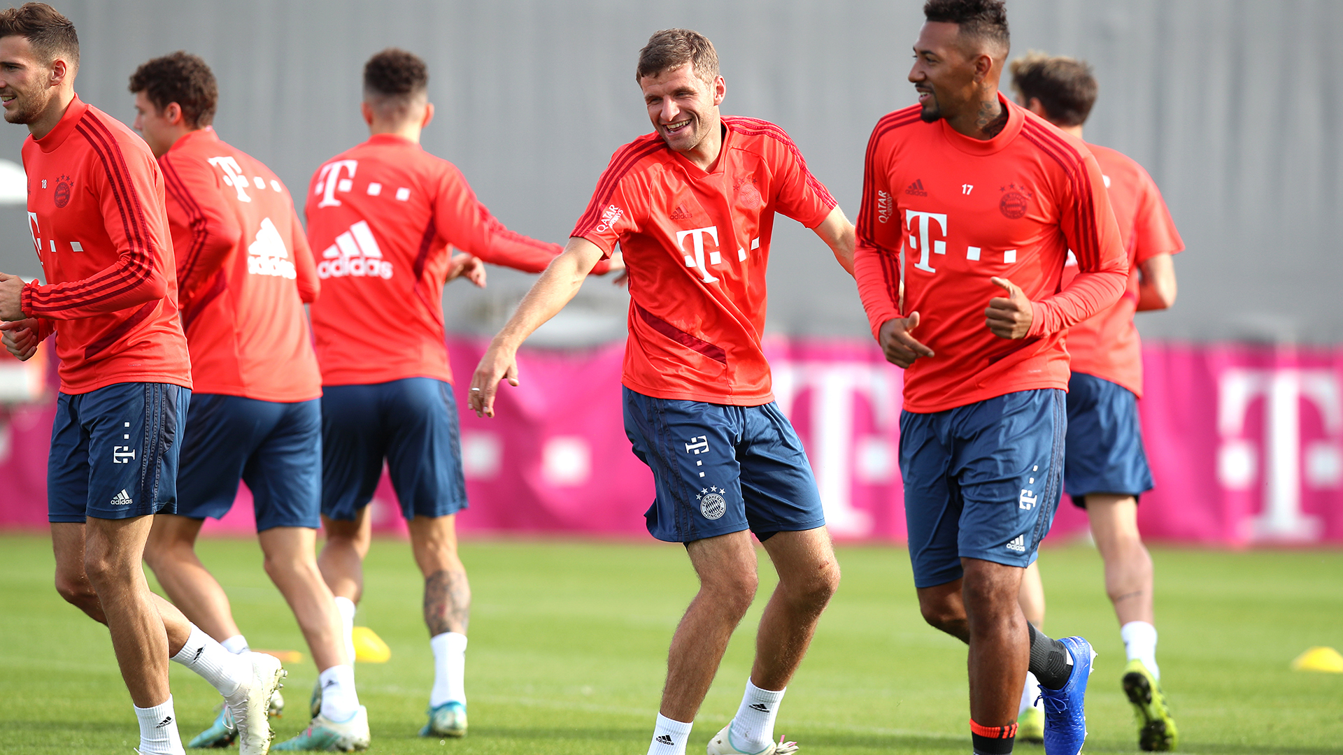 Thomas Müller joking in Bayern training