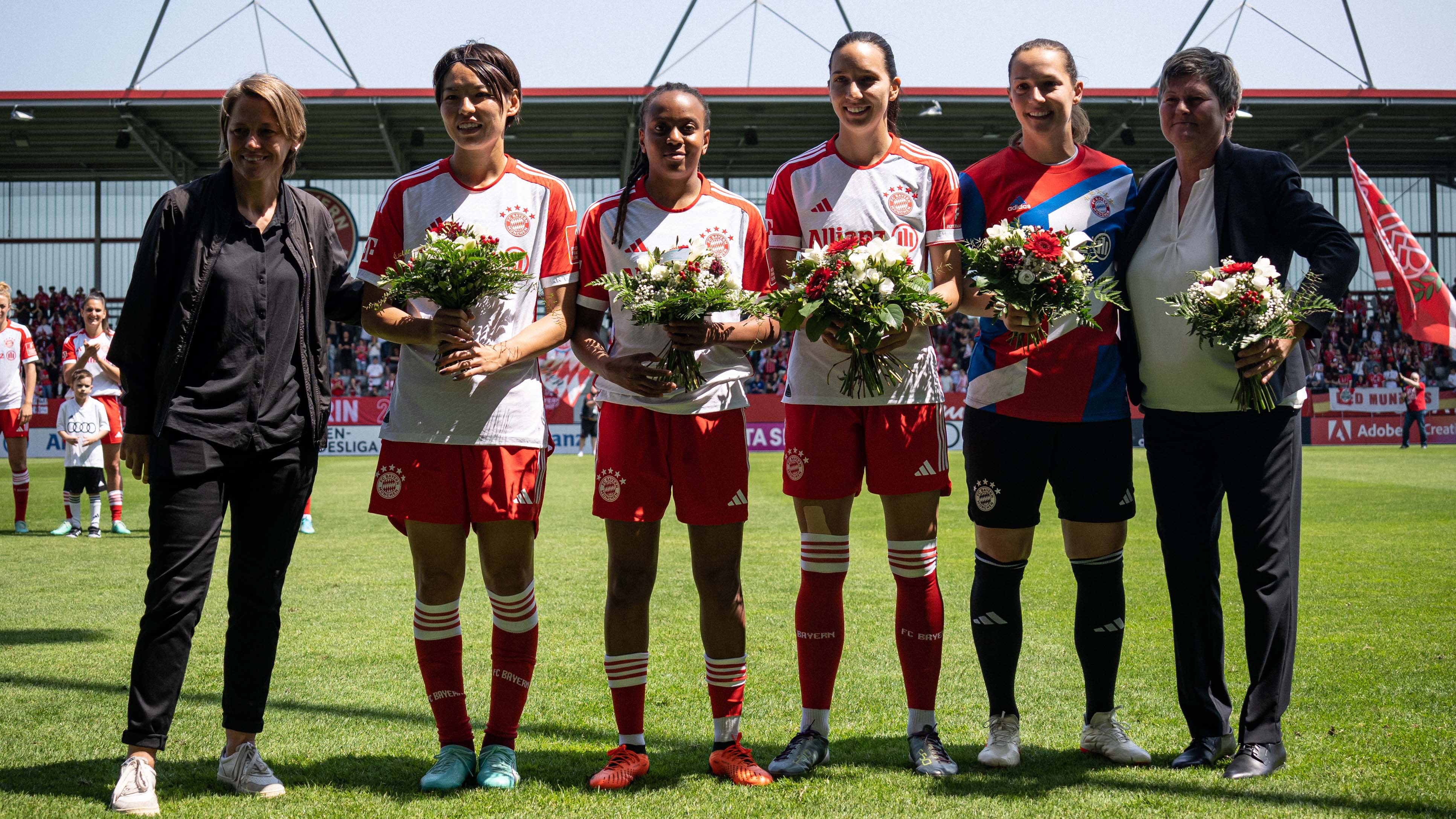 Die FC Bayern Frauen verabschiedeten neben Karin Danner vier weitere Spielerinnen zum Saisonende.