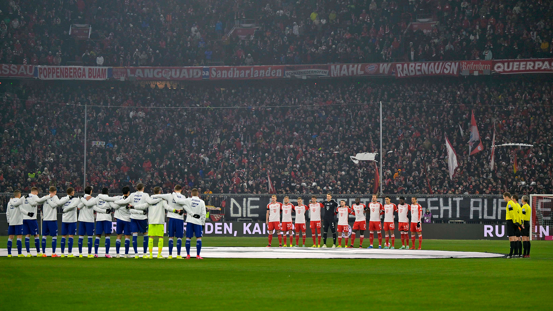 Gedenkminute für Franz Beckenbauer vor FC Bayern vs. TSG Hoffenheim