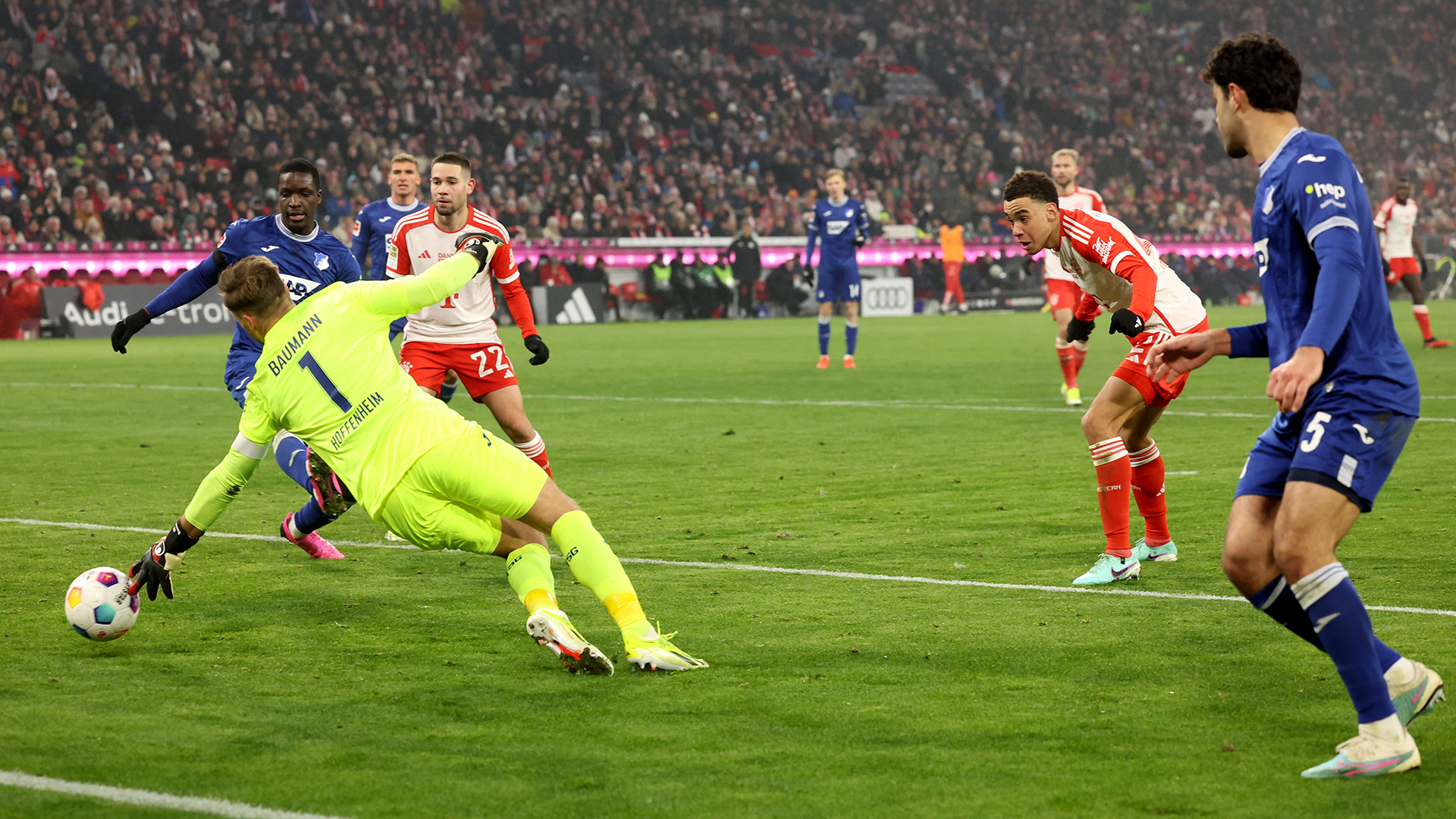 Spielszene aus dem Bundesliga-Duell FC Bayern gegen die TSG Hoffenheim