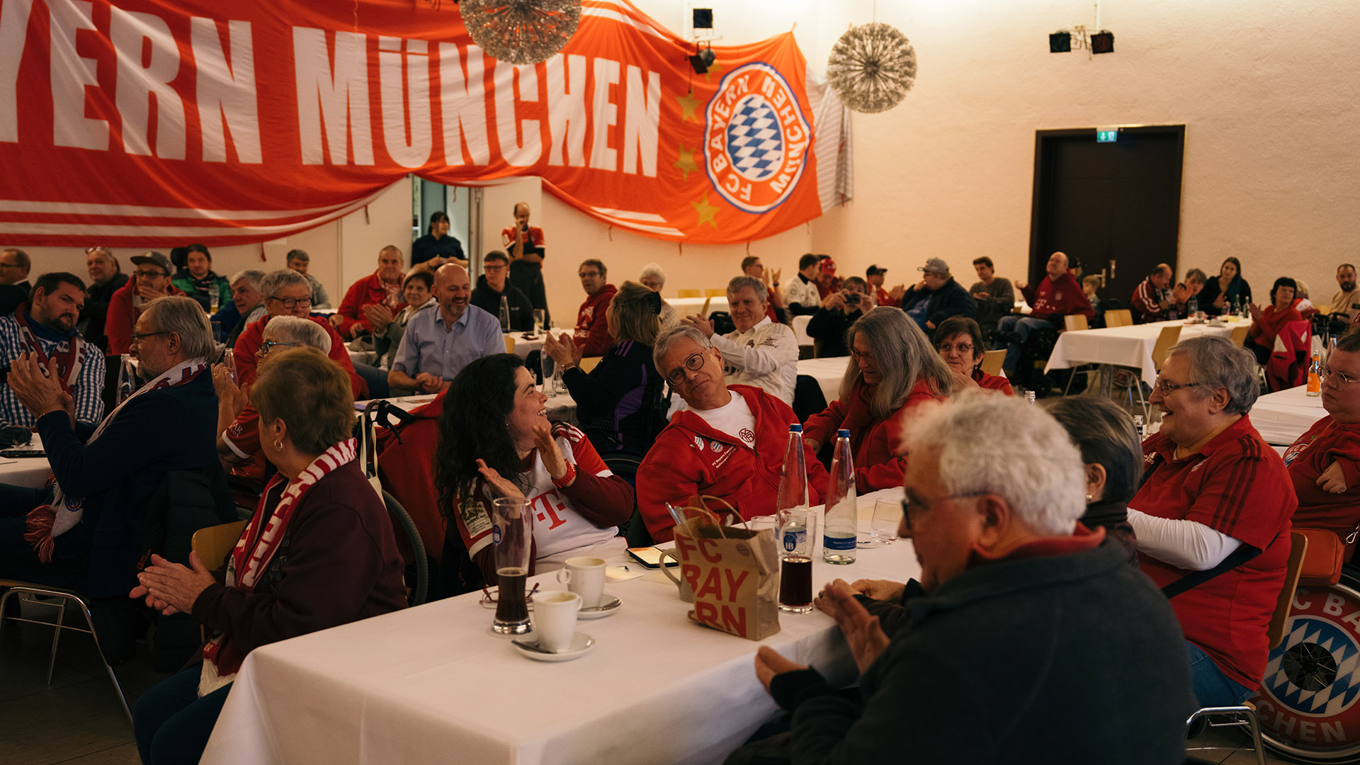 Rund 170 Gäste waren bei der Jubiläumsfeier zu 30 Jahre Rollwagerl e.V. im Münchner Ausbildungshotel St. Theresia anwesend.