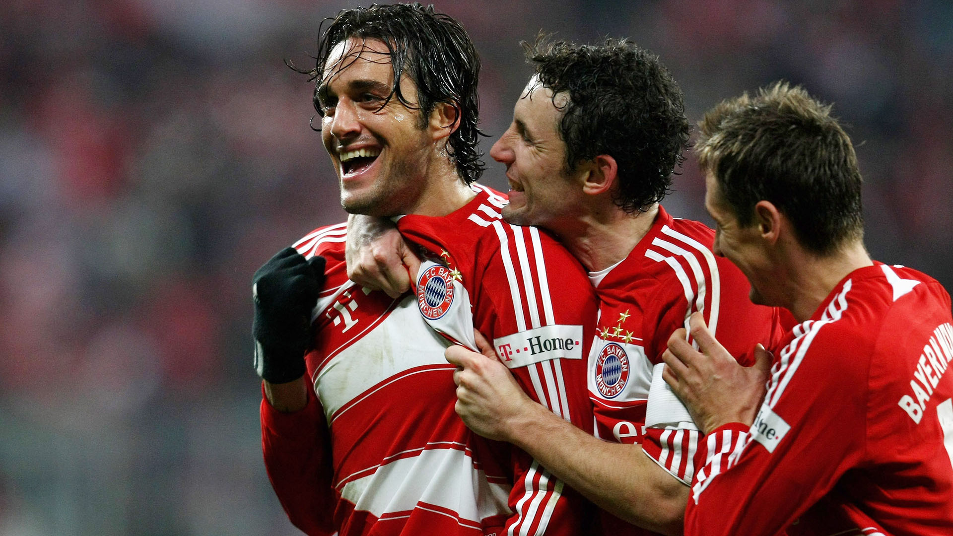 Luca Toni celebrates his goal against Hoffenheim in December 2008.