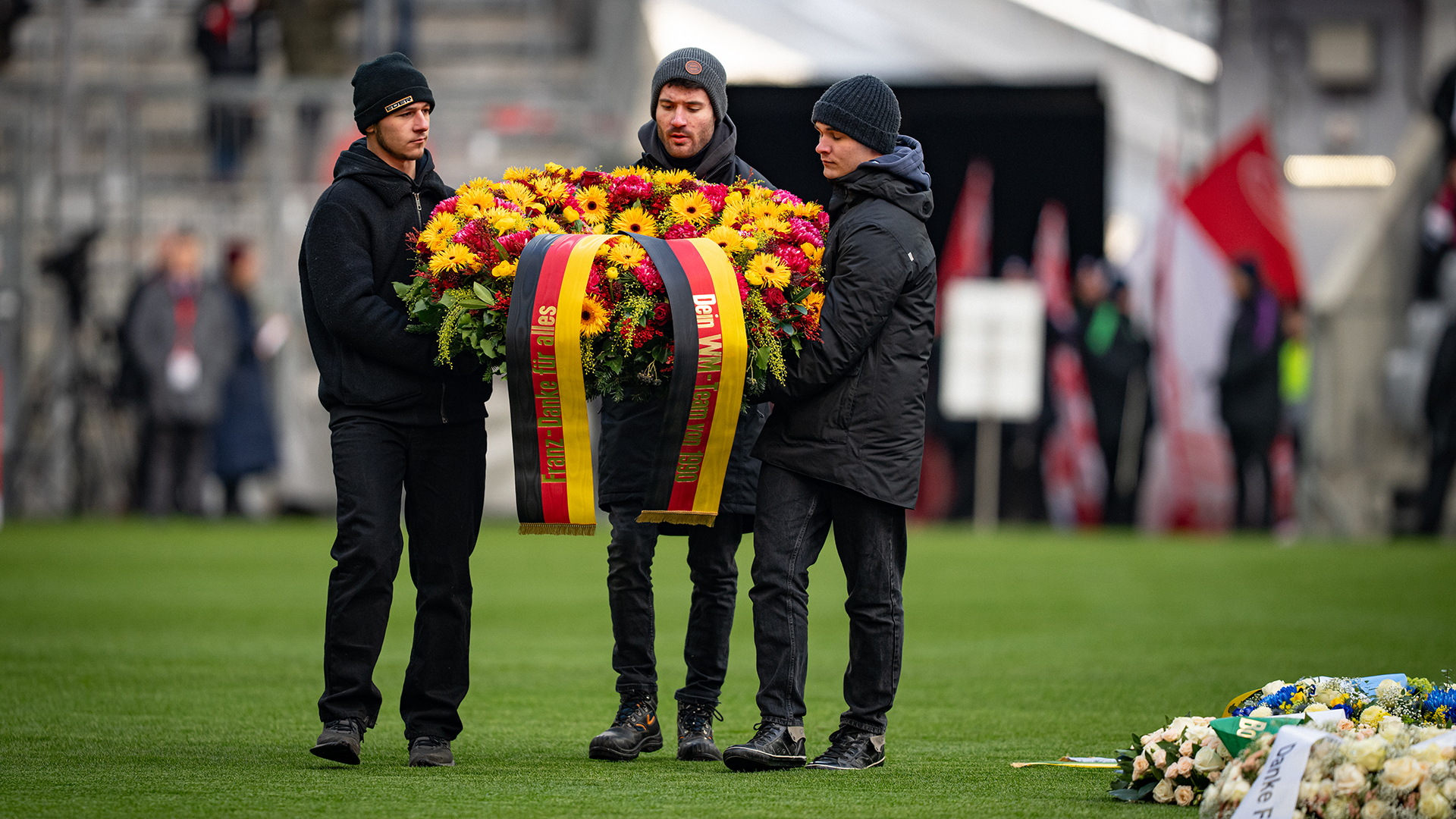 Las imágenes del acto conmemorativo en memoria de Franz Beckenbauer en el Allianz Arena