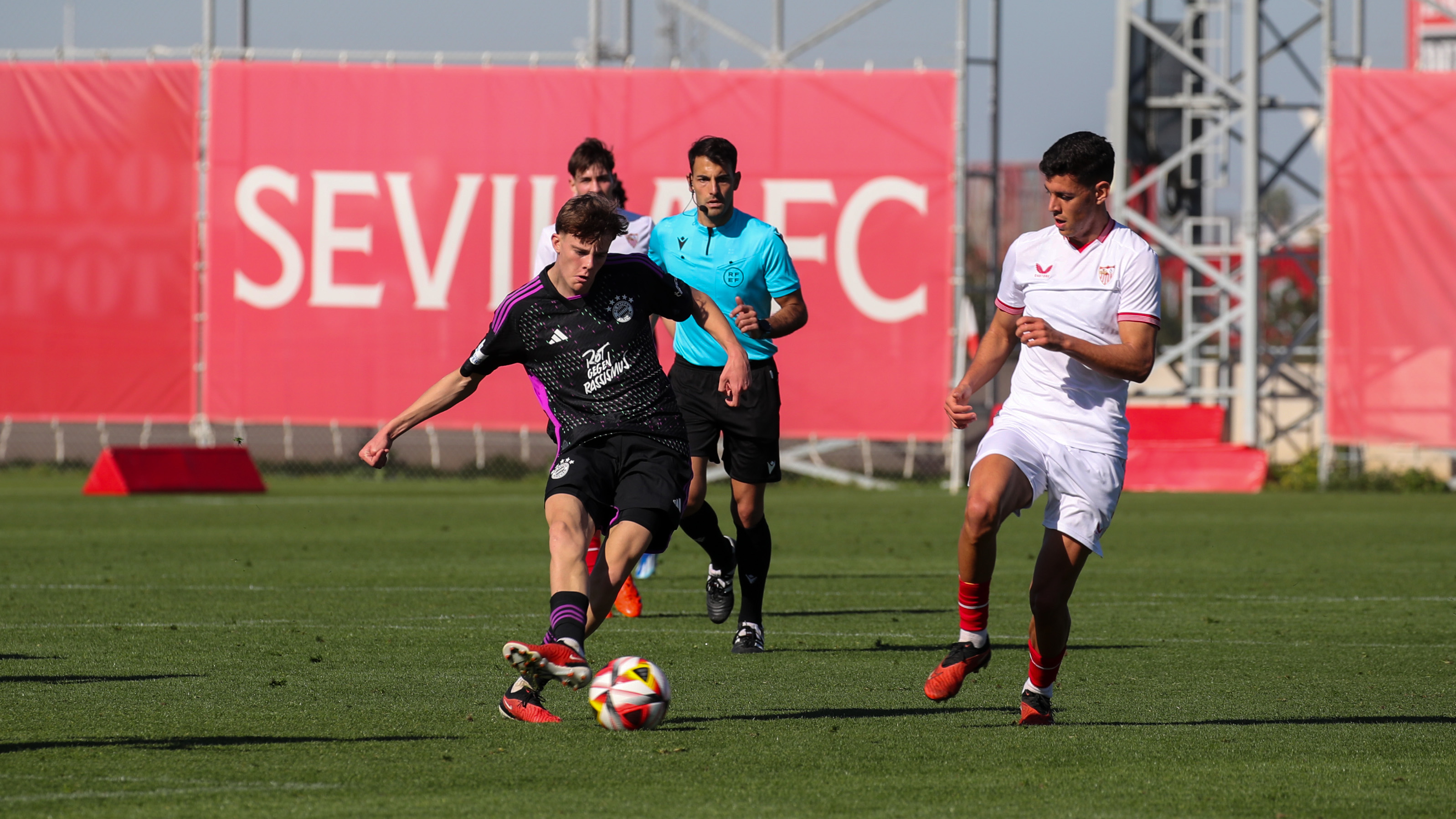 Die FC Bayern Amateure trafen im Zuge eines Testspiels auf den FC Sevilla Atlético.