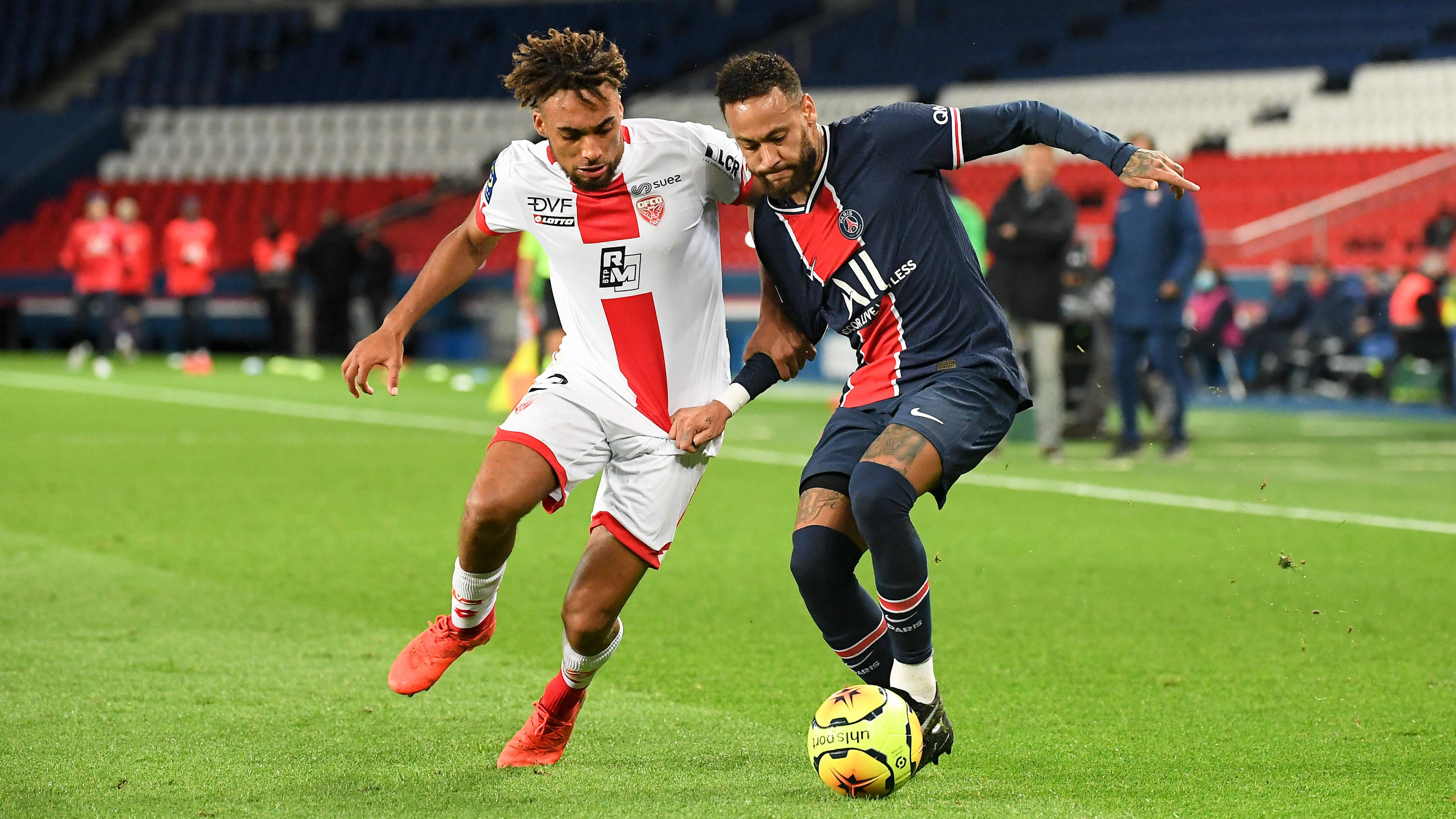 Sacha Boey, FCO Dijon vs. Neymar