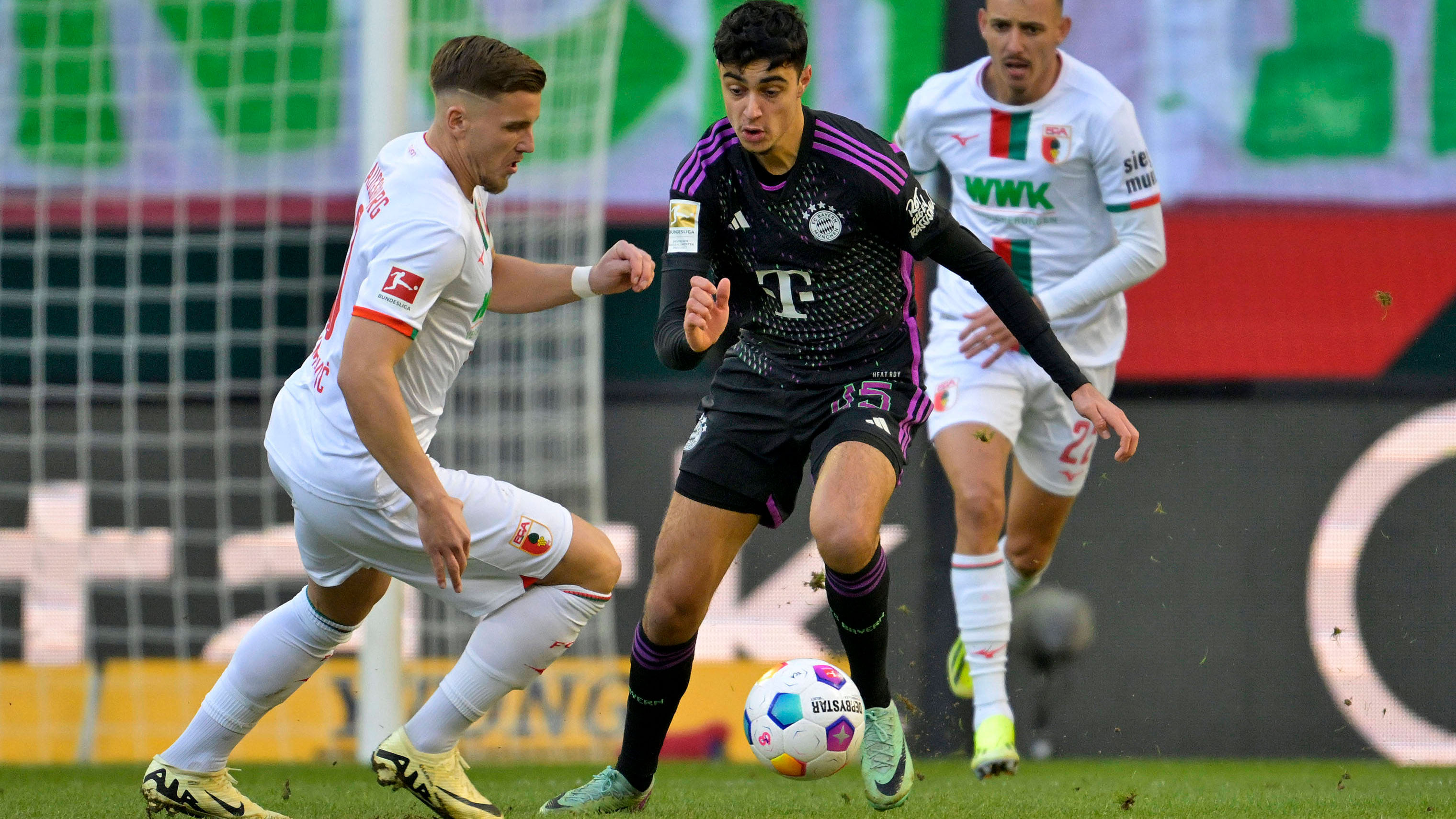 02-fcaugsburg-fcbayern-240127-mel