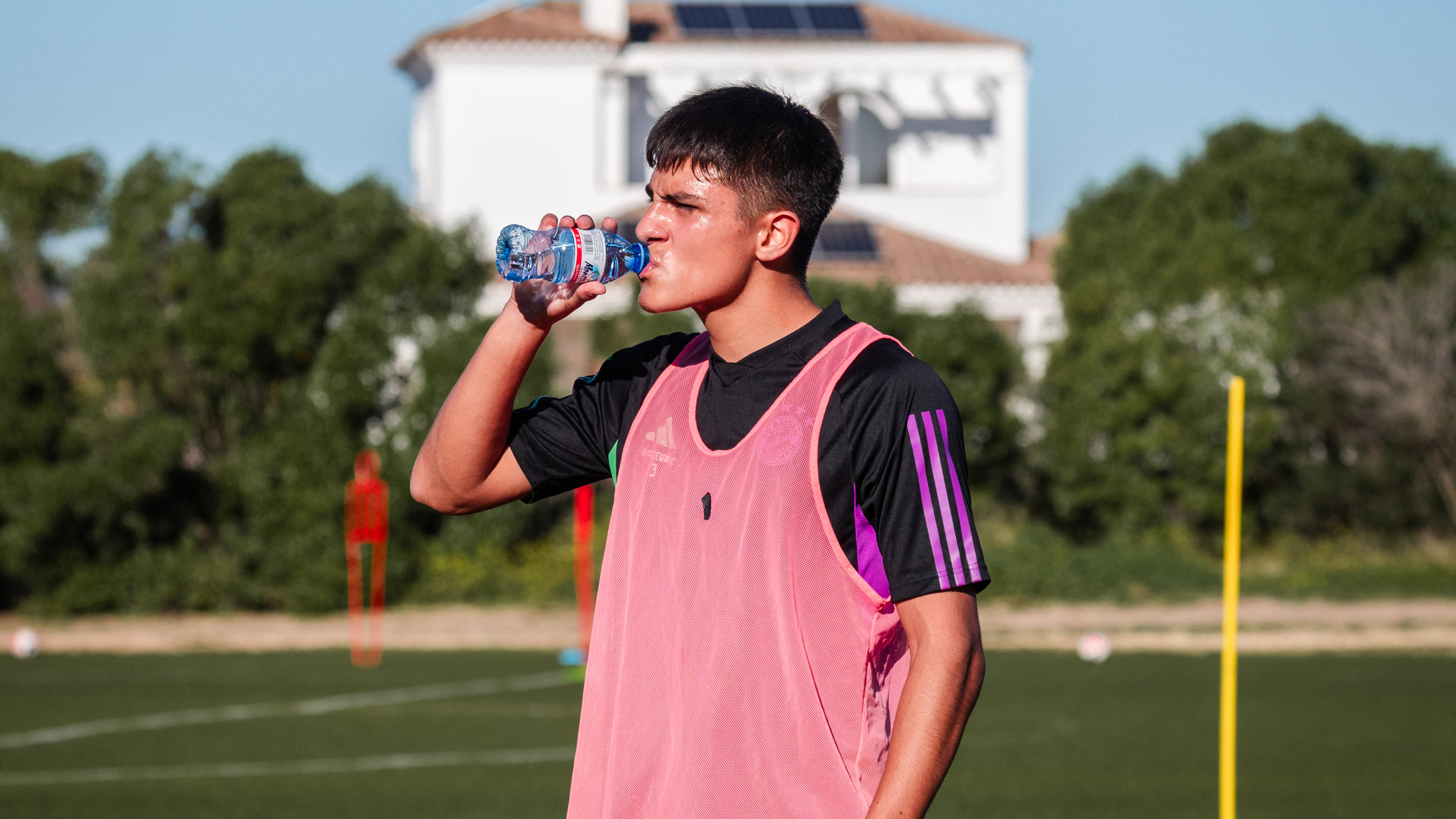 Matteo Perez Vinlöf während einer Trainingseinheit im Trainingslager.