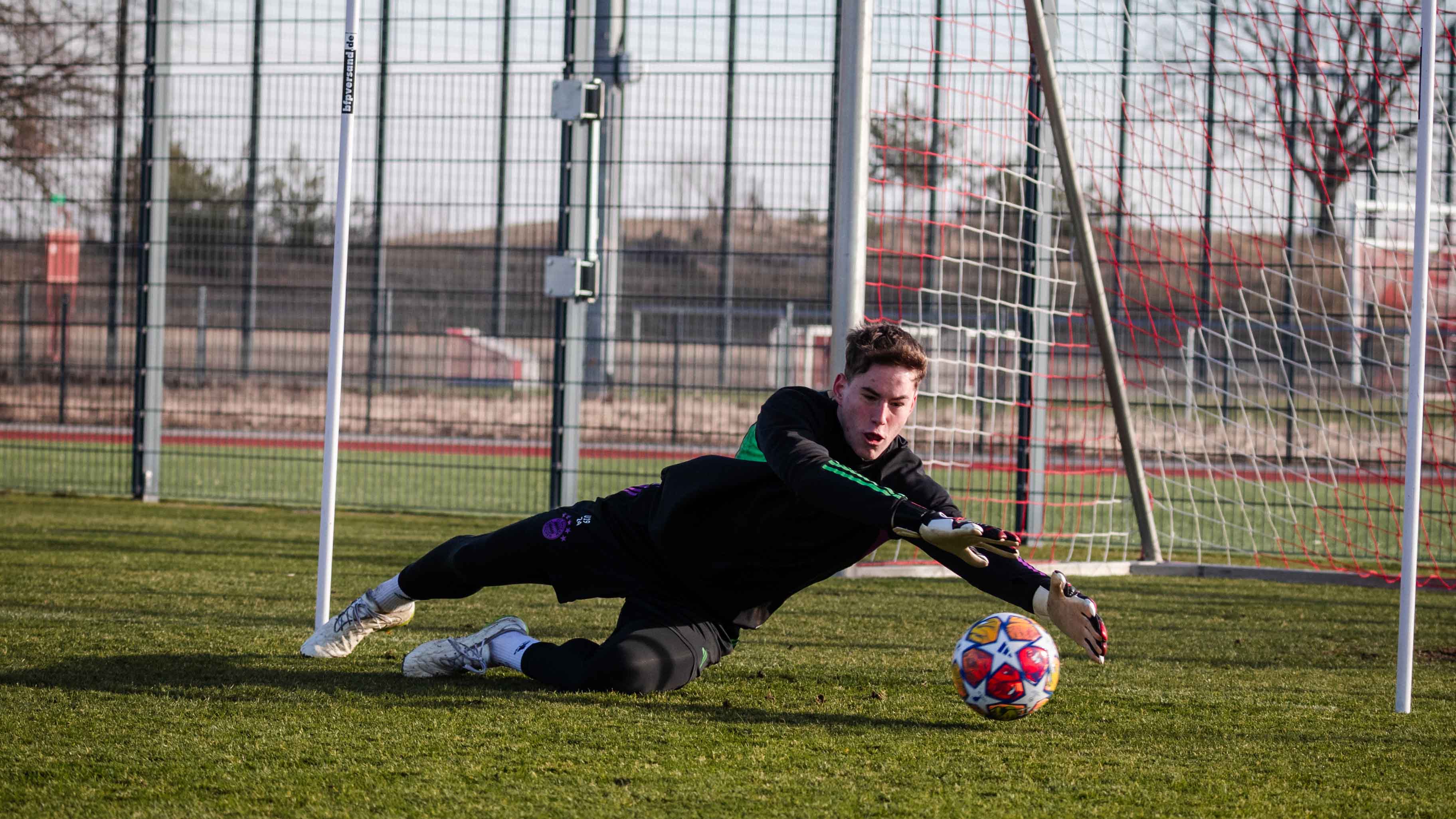 Max Schmitt während des Abschlusstrainings der U19.