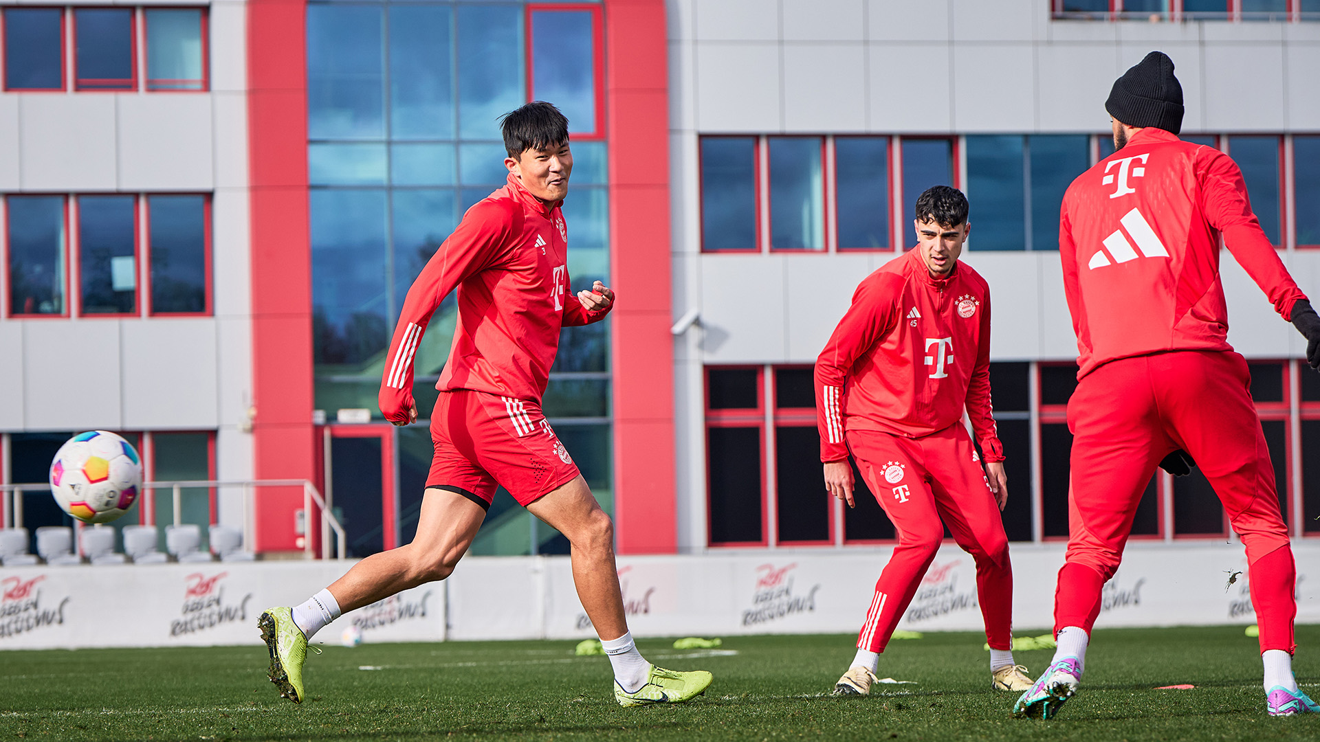 Minjae Kim im Training des FC Bayern