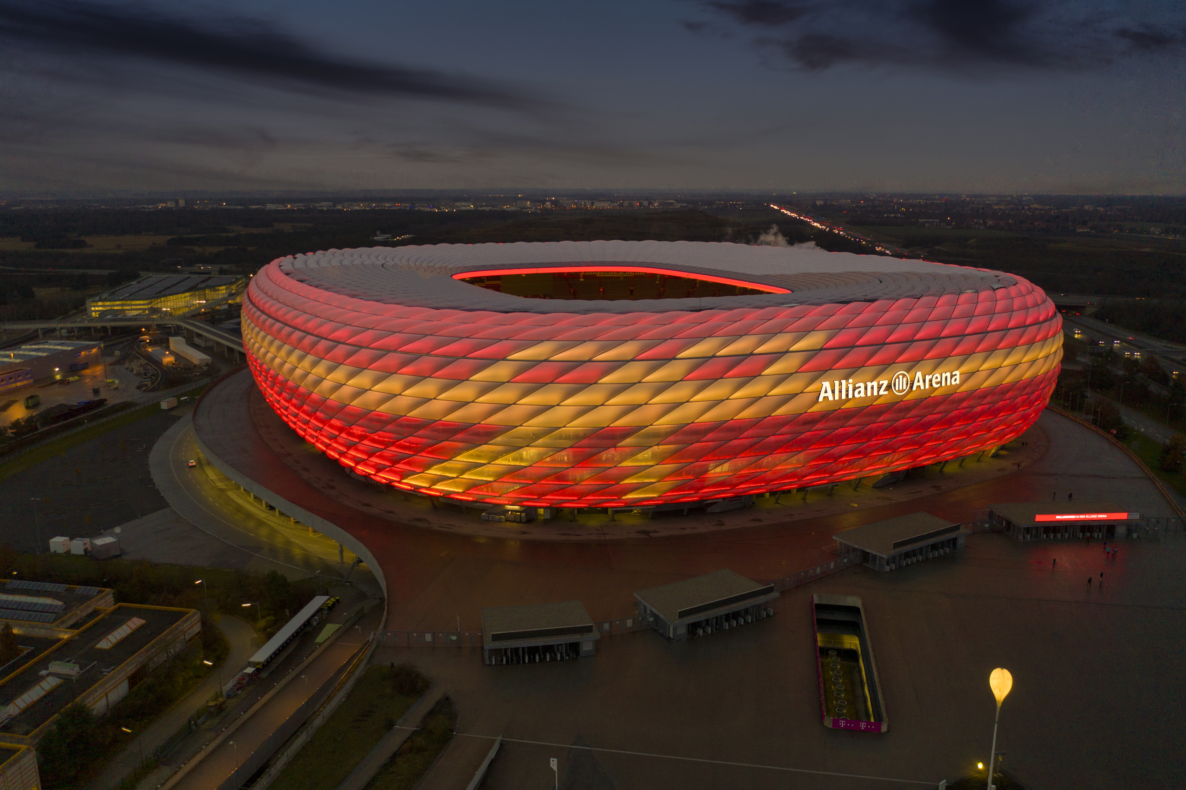 AR_Zumtobel_AllianzArena_xMas2019_Pinjo_005