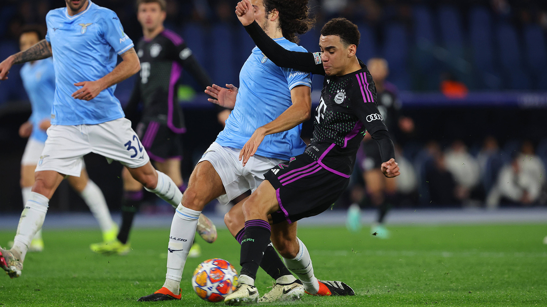 Spielszene aus dem Champions League-Spiel Lazio Rom gegen FC Bayern