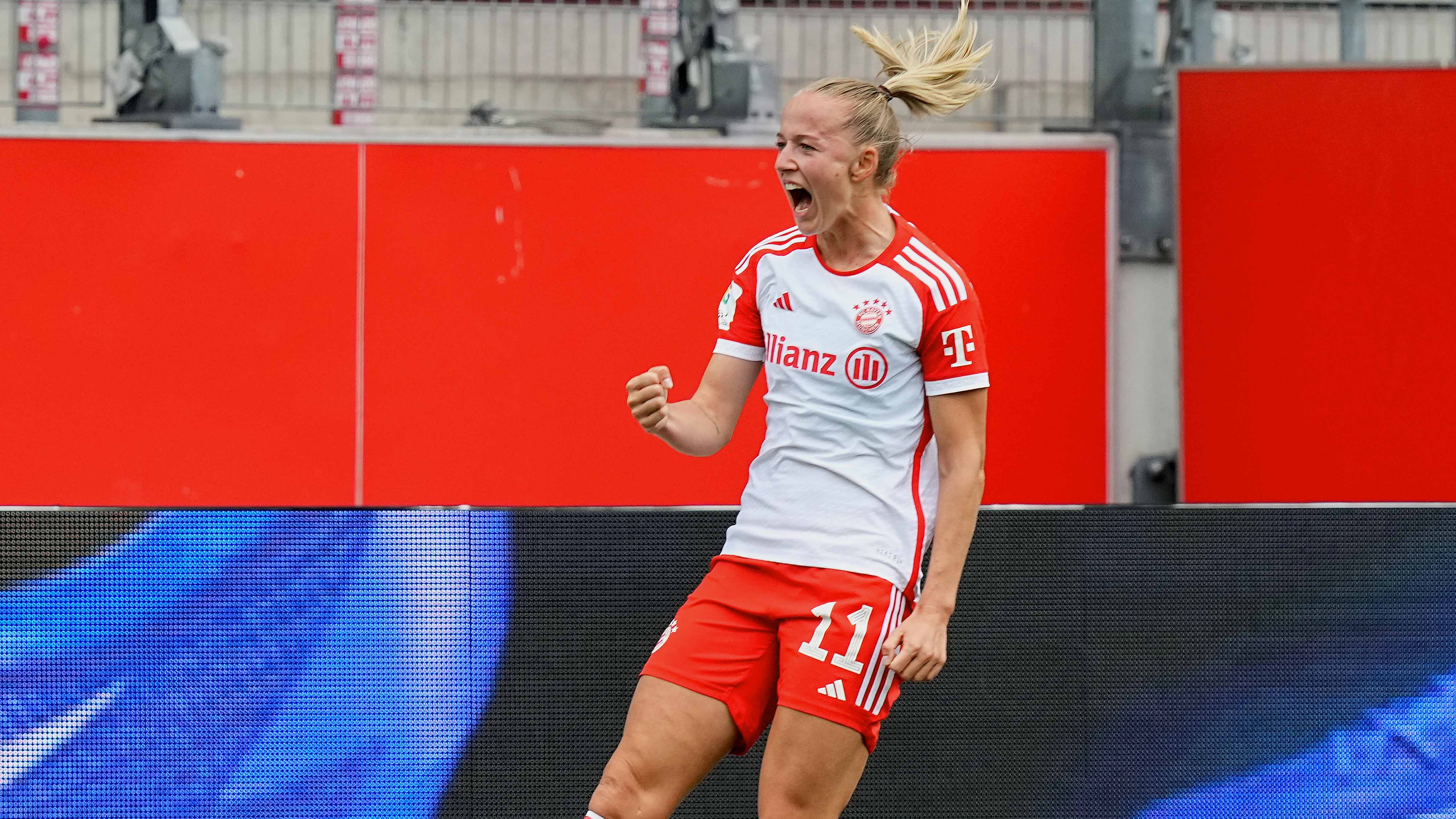 Lea Schueller von den FC Bayern Frauen im Hinspiel gegen Essen