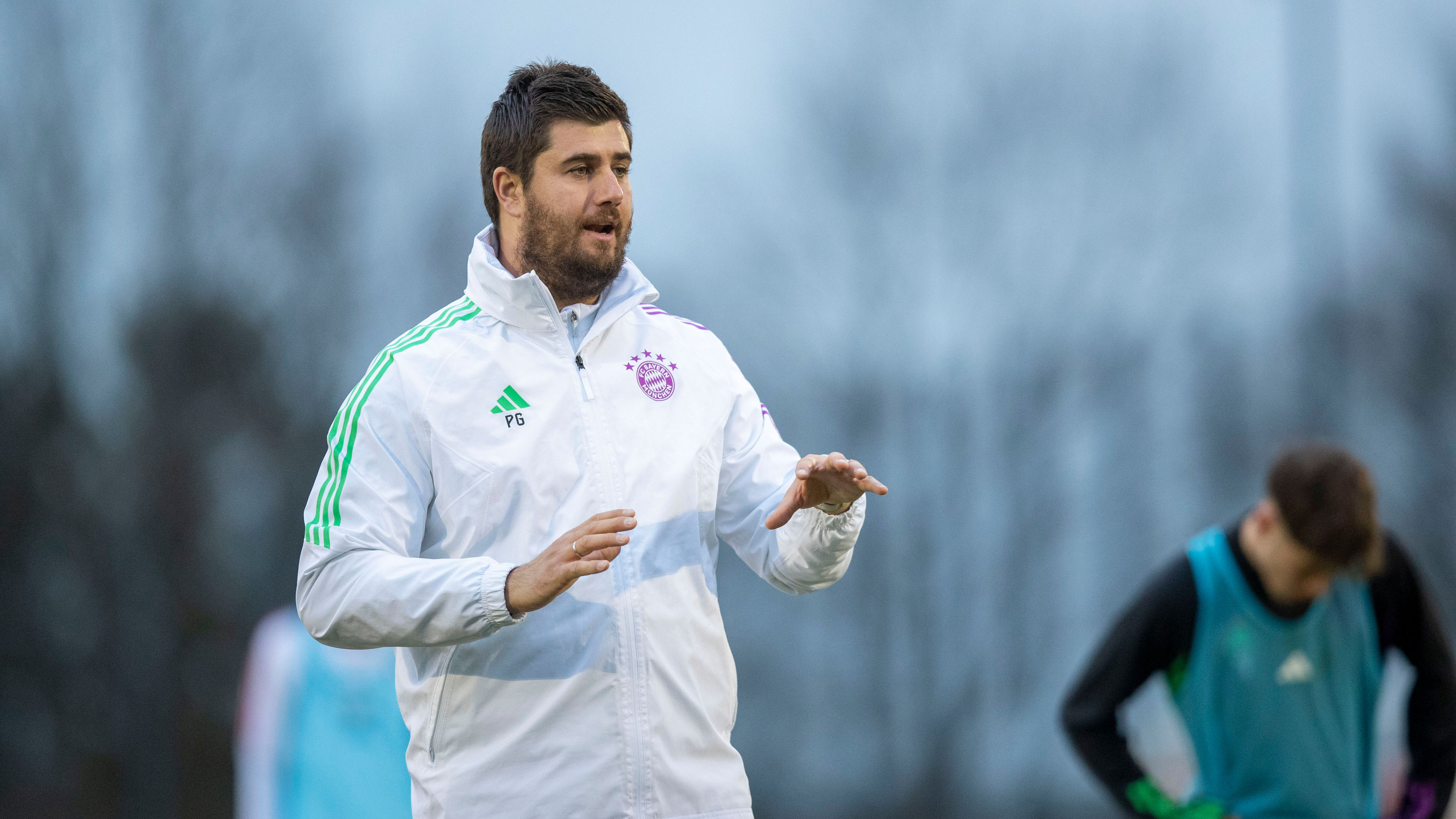 U17-Cheftrainer Peter Gaydarov bereitet seine Mannschaft auf Mainz vor.