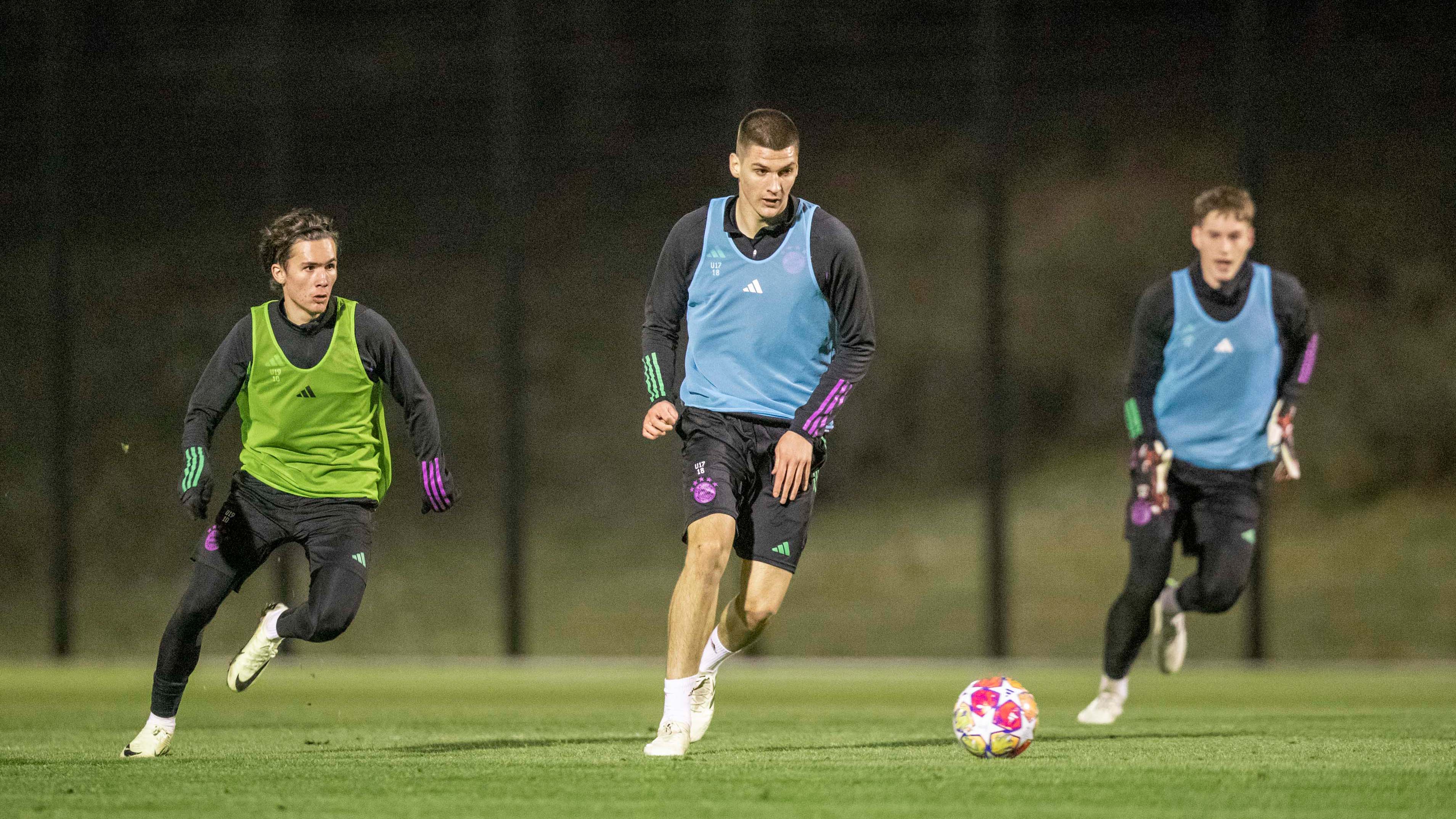 FC Bayern U19, Karlsruher SC, Vorbereitung, Training