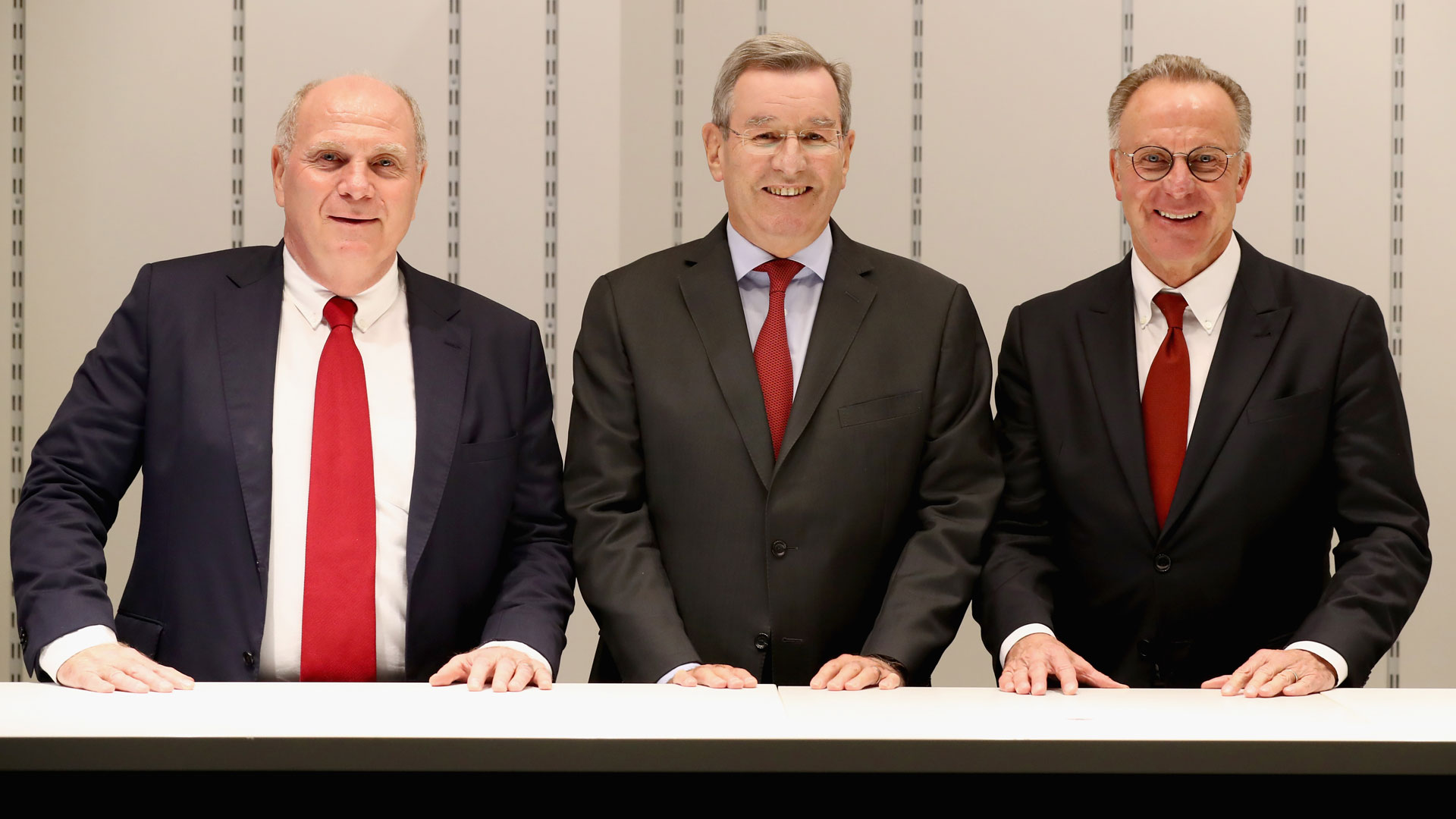 Der Vorstand des FC Bayern Hilfe eV: (v.l.) Uli Hoeneß, Karl Hopfner und Karl-Heinz Rummenigge