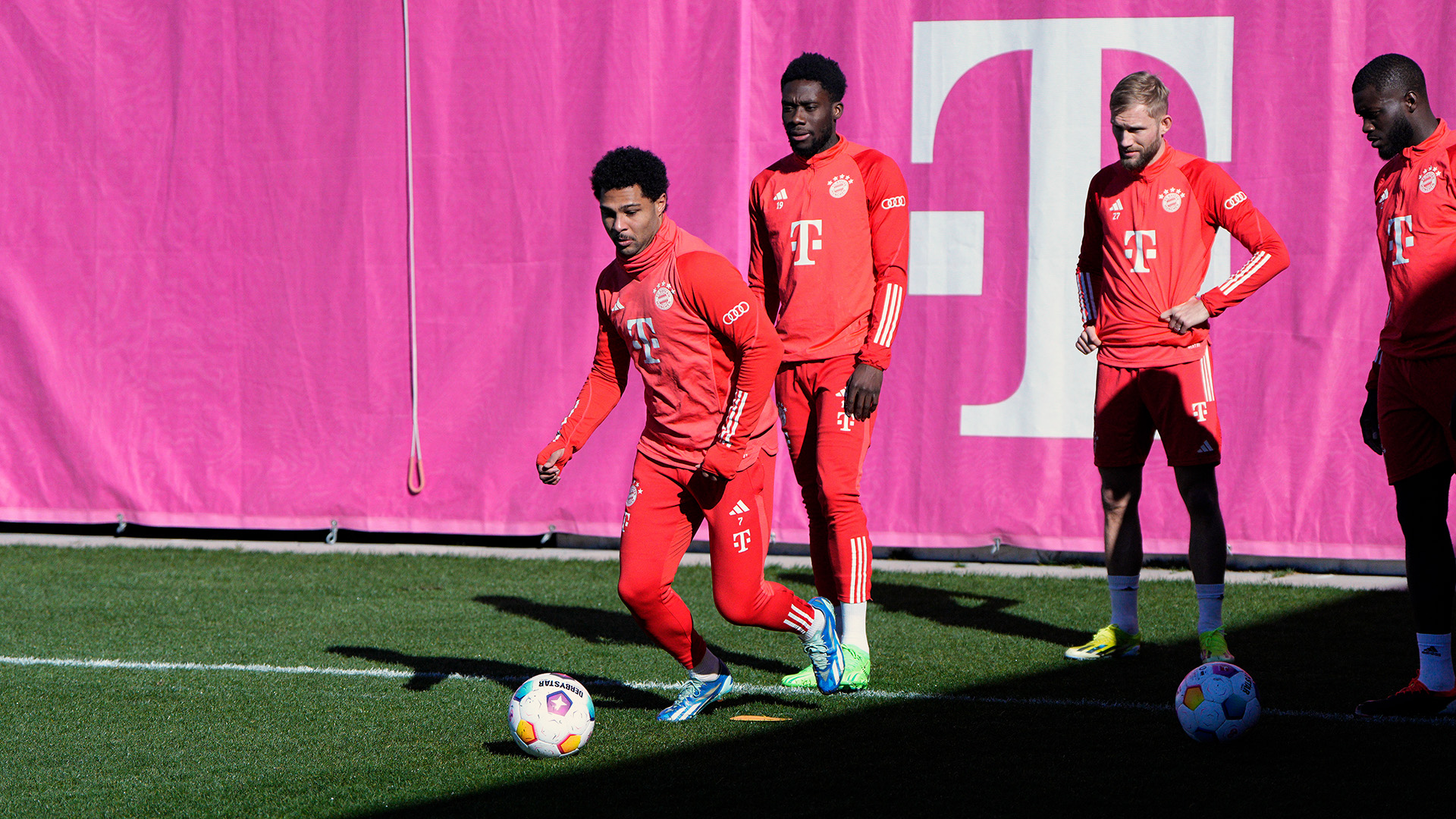 Serge Gnabry Alphonso Davies, FC Bayern