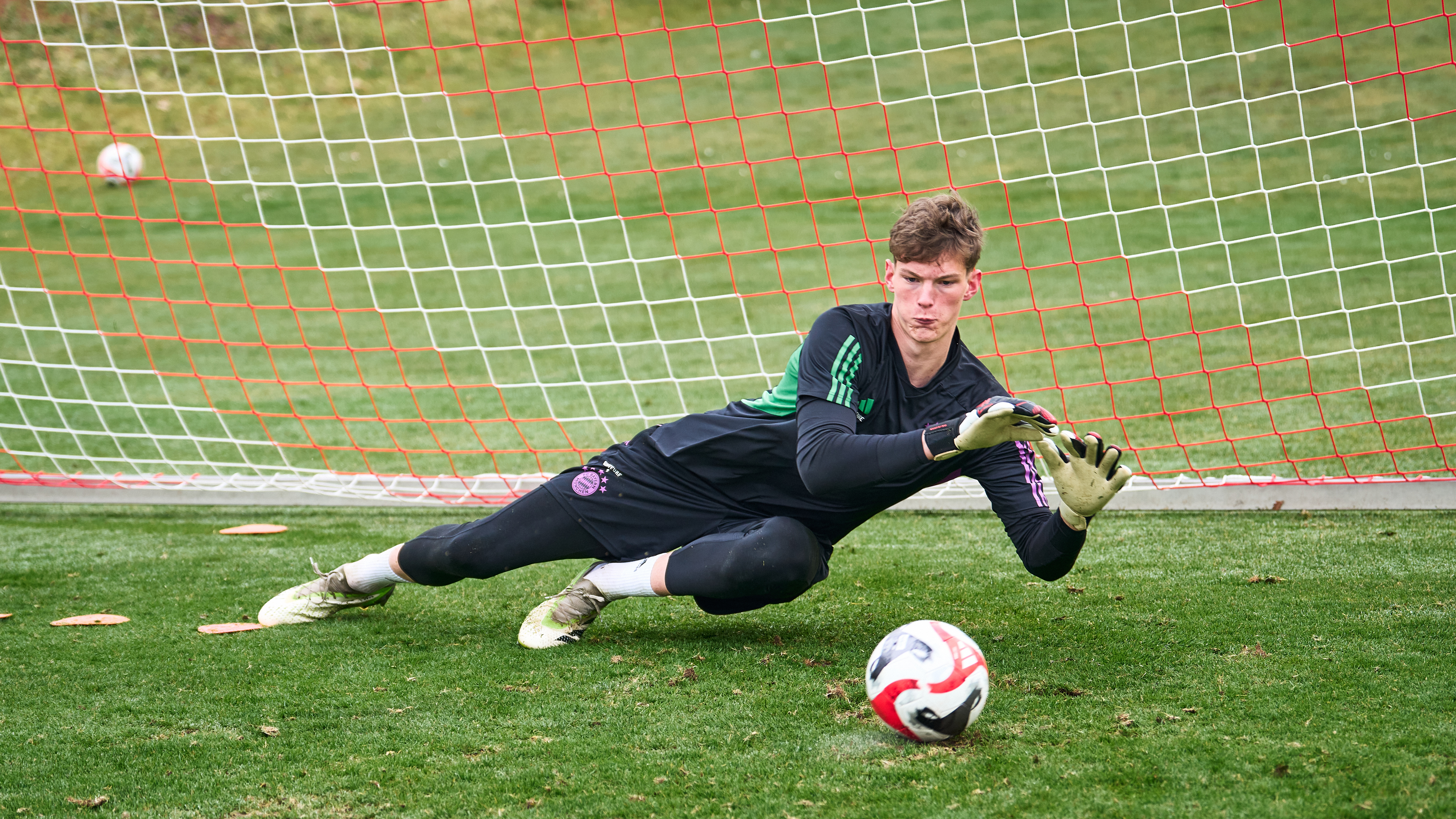 Ritzy Hülsmann im Training der FC Bayern Amateure.