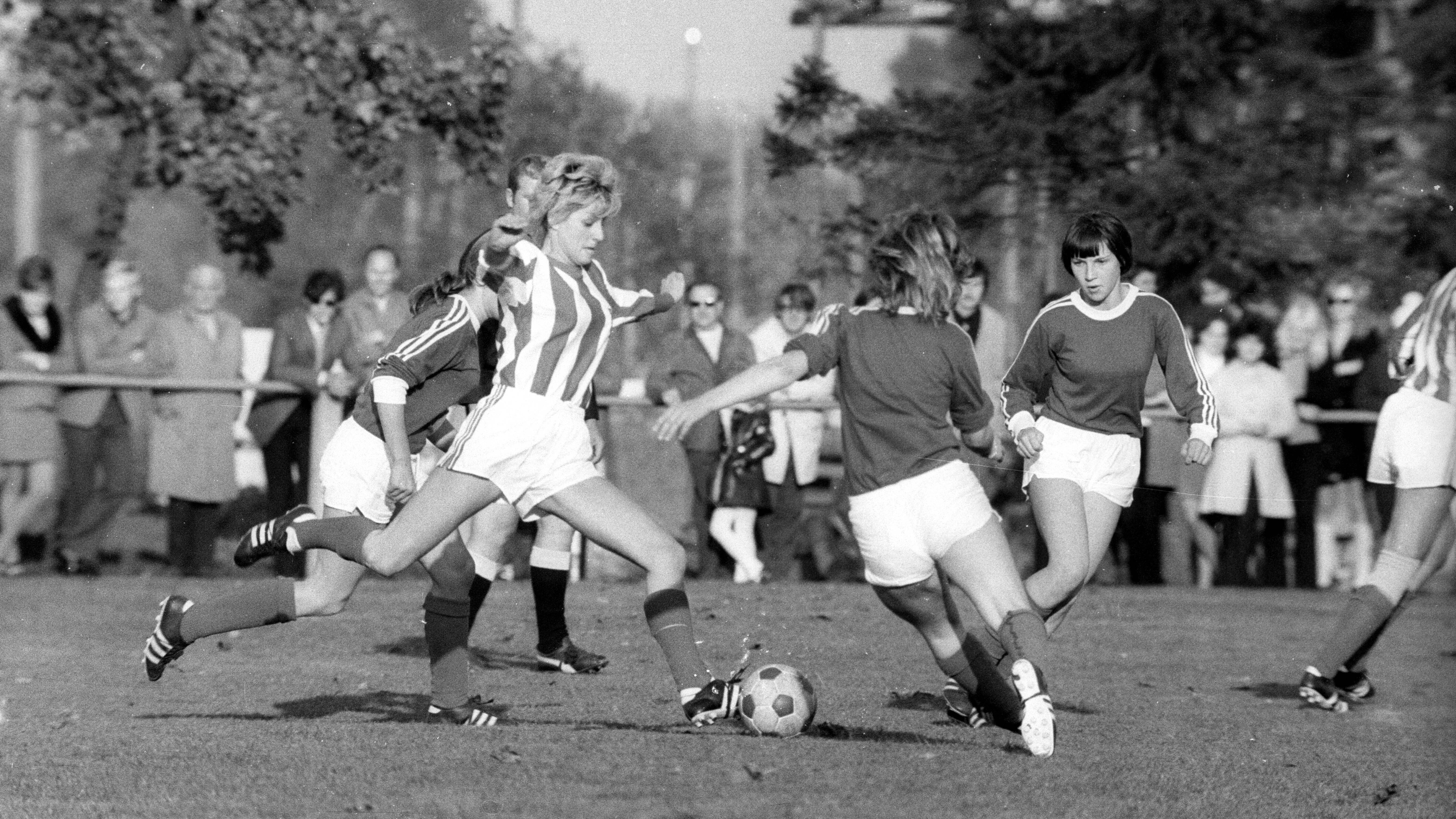 Die FC Bayern Frauen gewannen ihr erstes Spiel 1970 gegen den SV Olching.