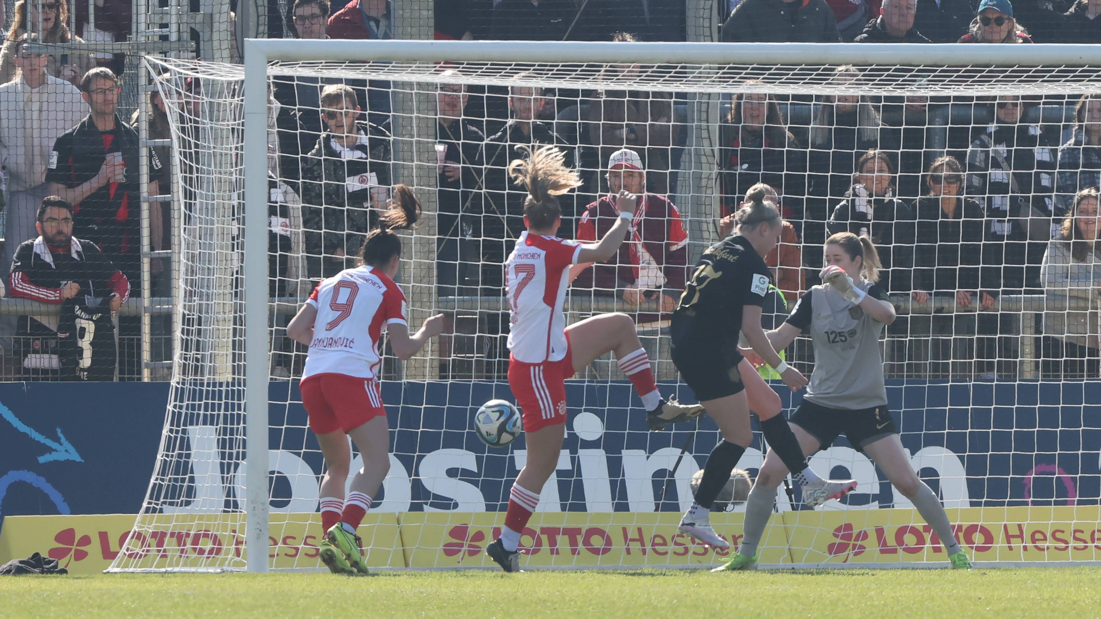 Klara Bühl headed Bayern in front in Frankfurt.