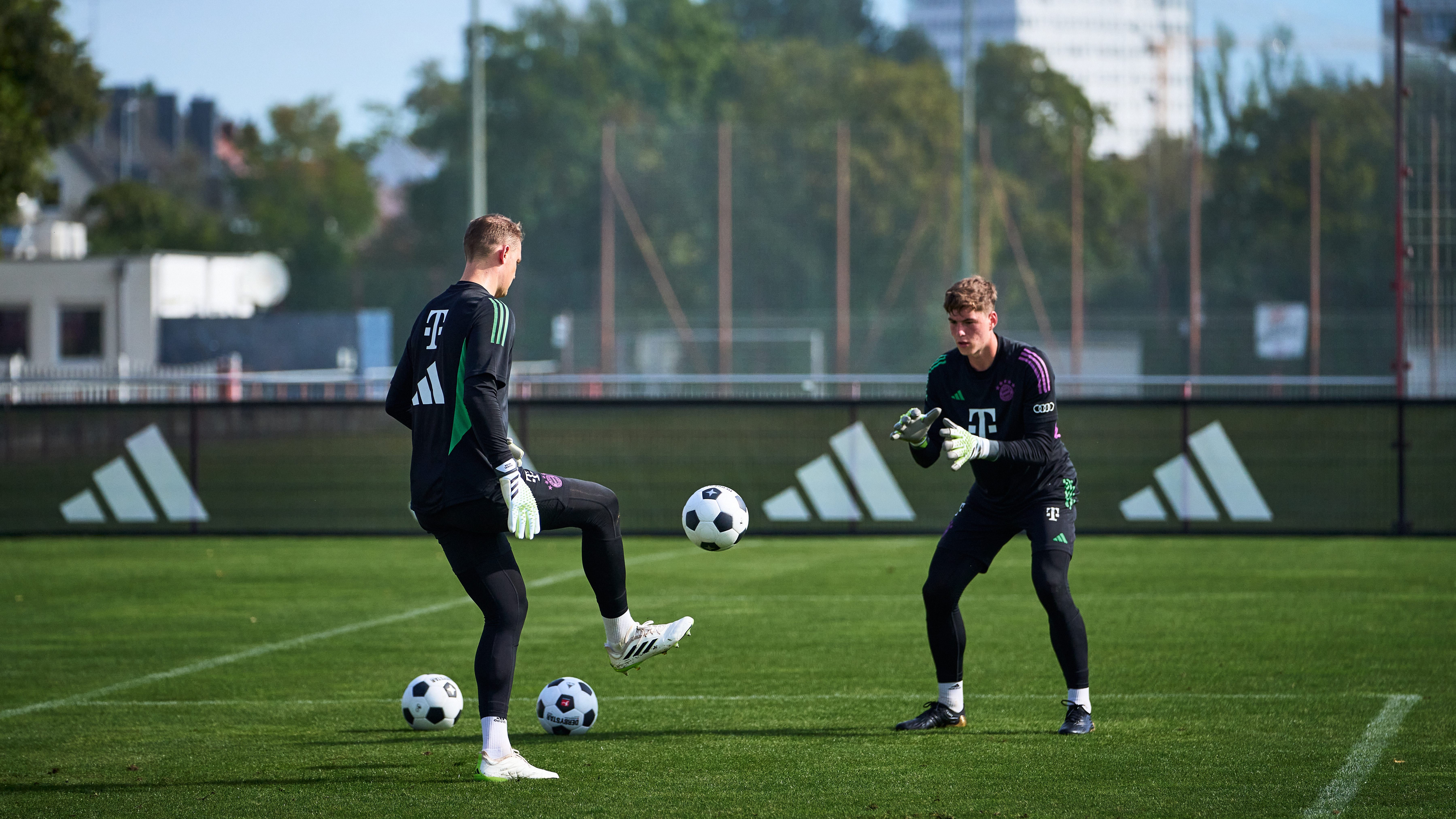 Max Schmitt im Training mit Manuel Neuer.