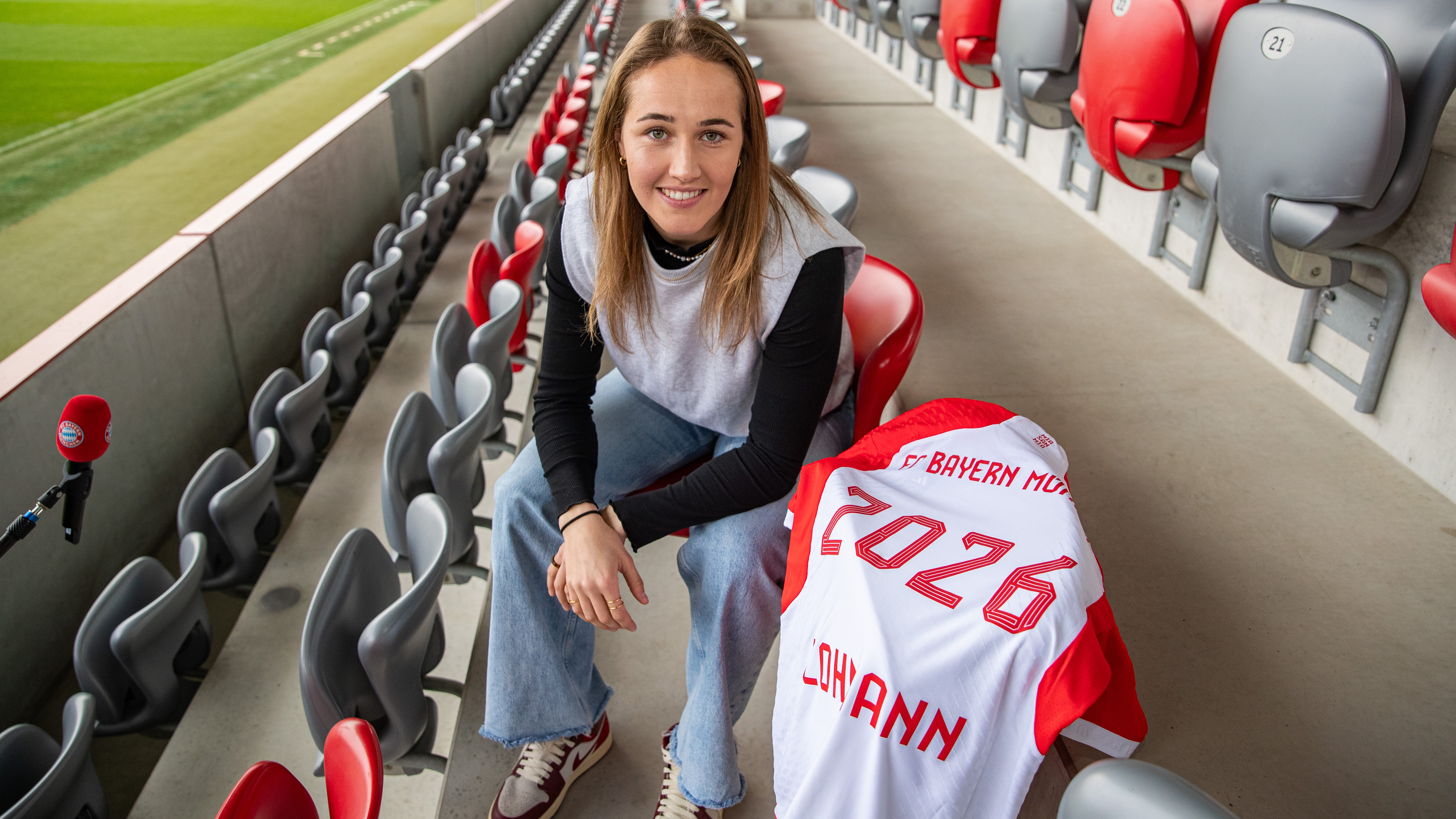 Vertragsverlaengerung von Sydney Lohmann mit den FC Bayern Frauen