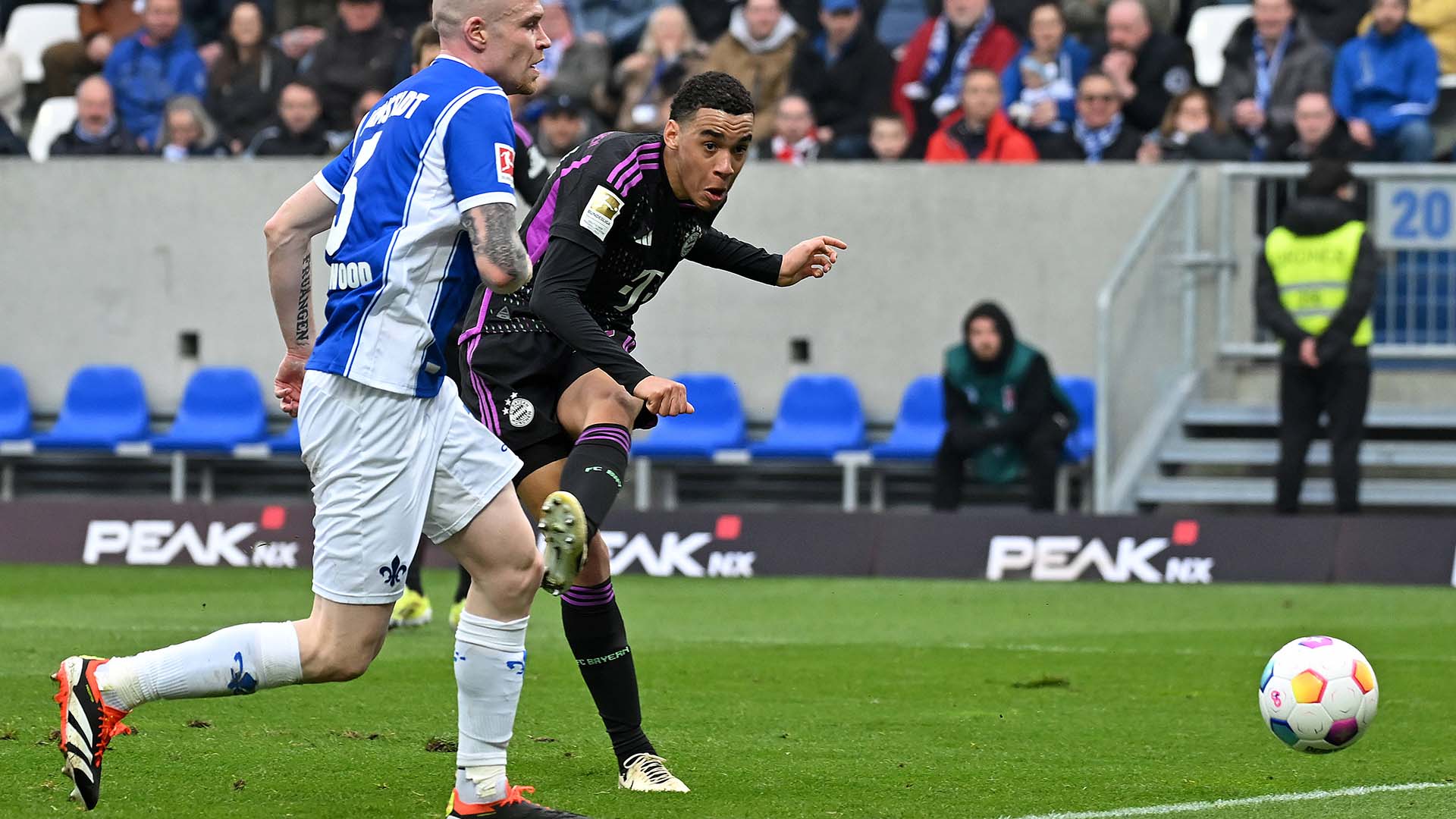 Jamal Musiala beim Bundesliga-Spiel beim SV Darmstadt 98.