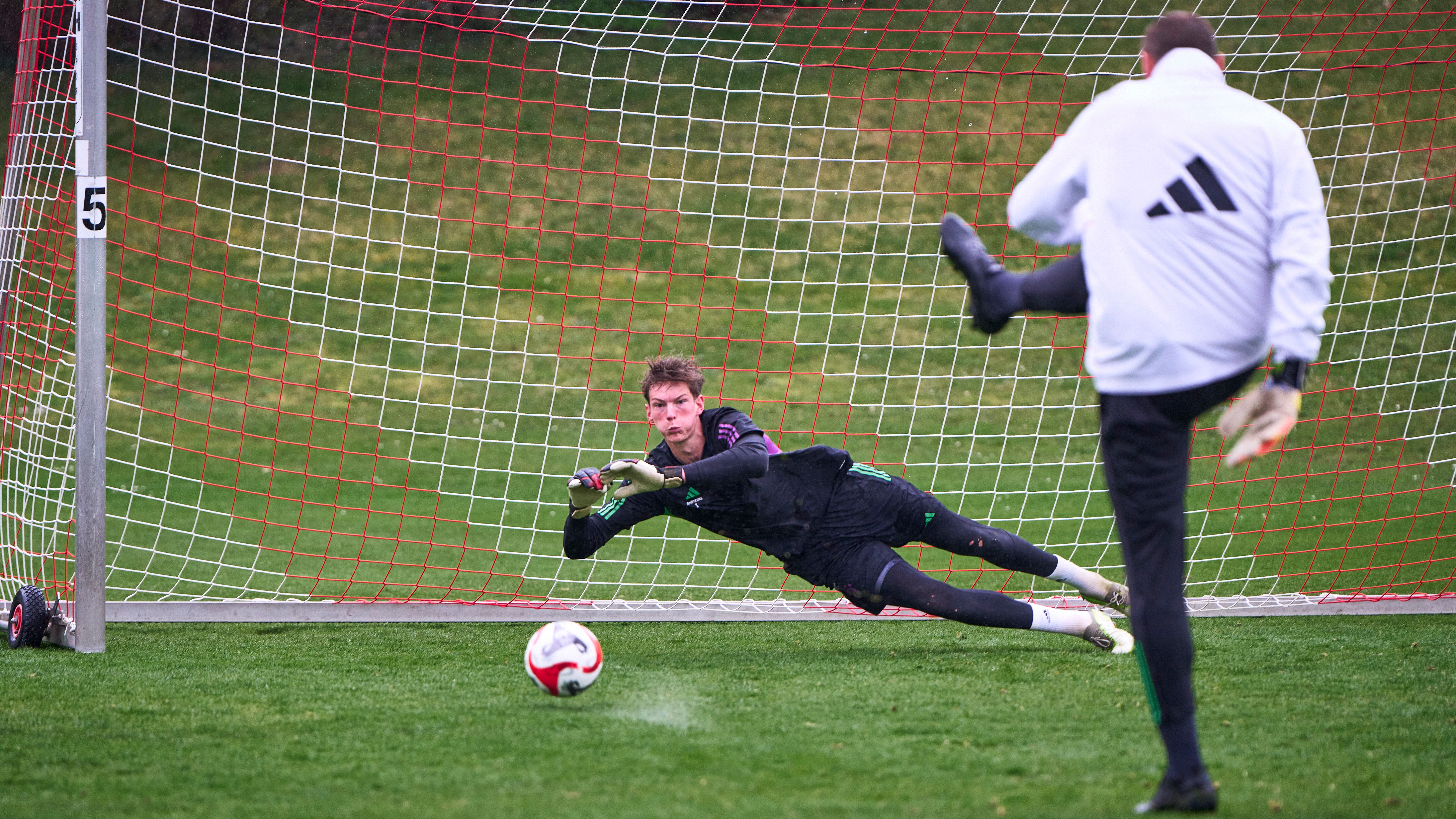 Ritzy Hülsmann im Training der FC Bayern Amateure.