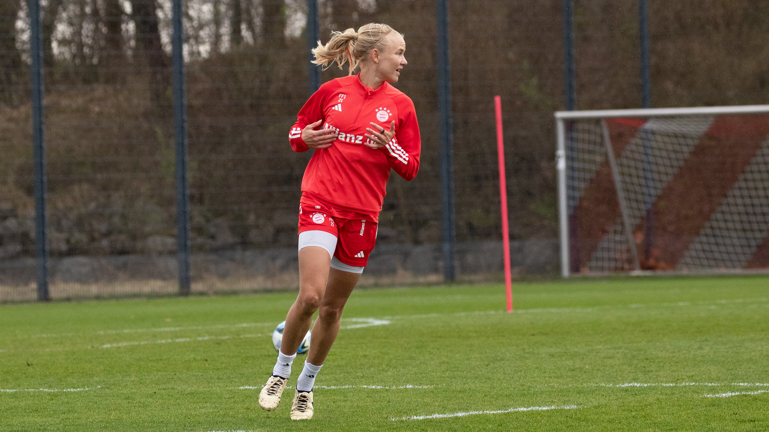 Pernille Harder vom FC Bayern München im Training