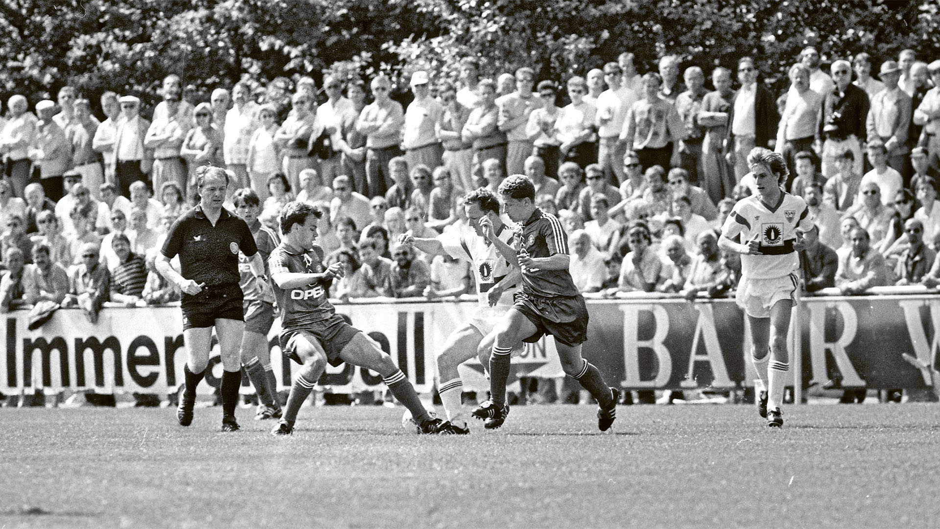 Doppelzange: Christian Nerlinger (l.) und Max Eberl in der A-Jugend gegen Stuttgart.